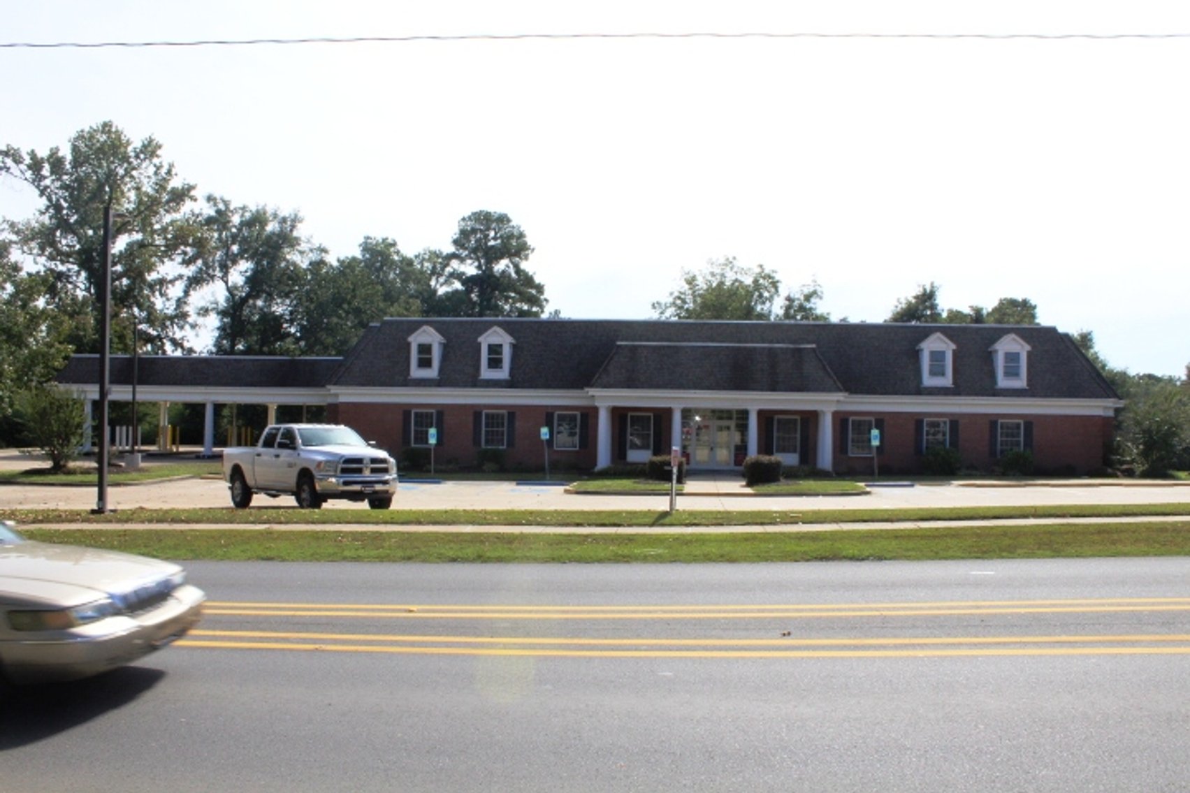 Image for Fordyce, AR: 9,910±SF Former Bank Branch at 611 West 4th Street, Fordyce, AR 71742 (Dallas County)