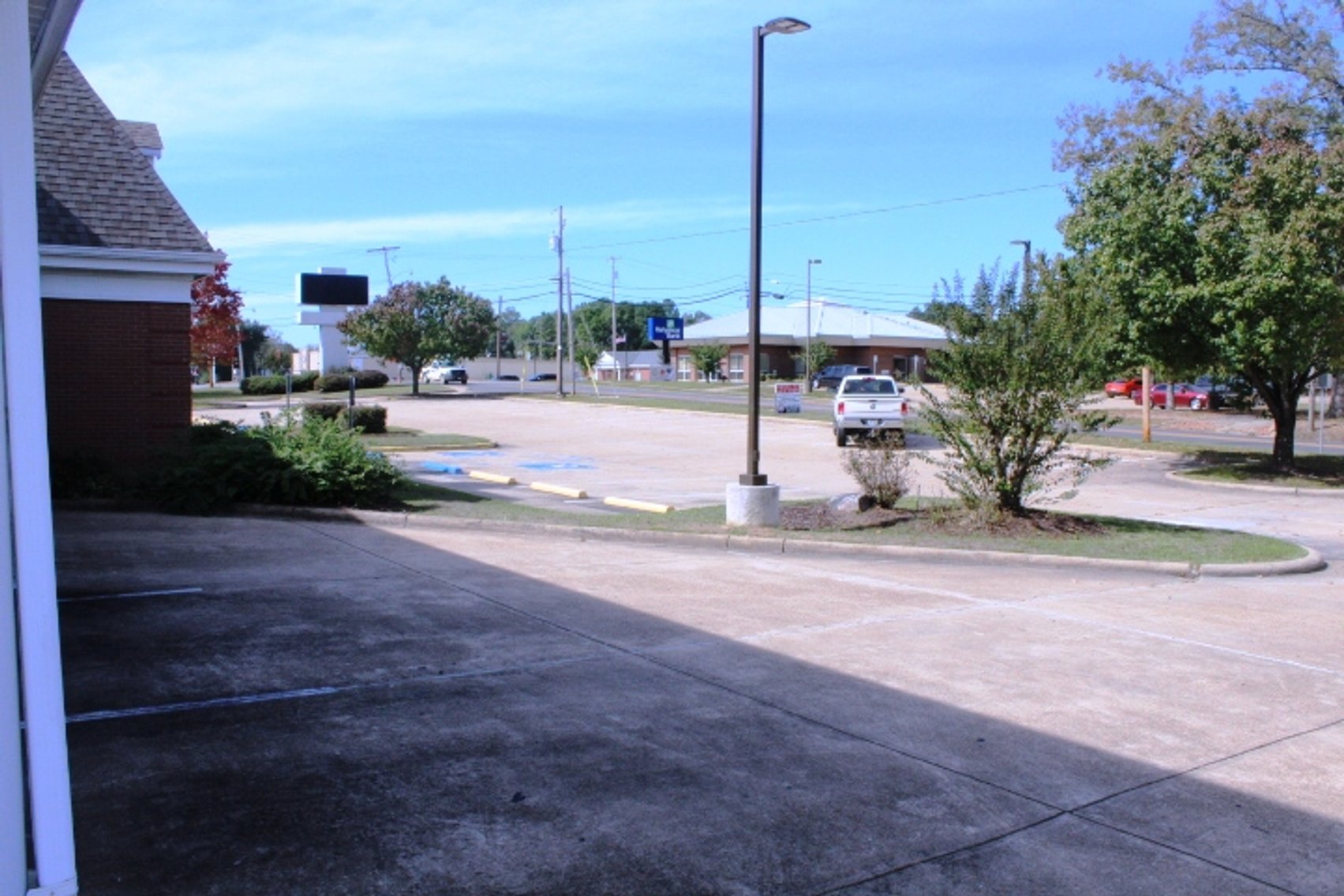 Image for Fordyce, AR: 9,910±SF Former Bank Branch at 611 West 4th Street, Fordyce, AR 71742 (Dallas County)
