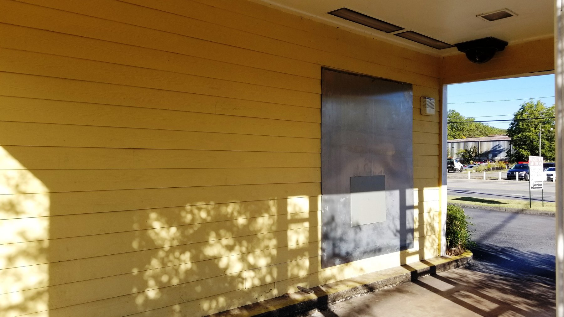 Image for Rome, GA: 2,596±SF Former Bank Branch on 1.55± Acres at 2101 Shorter Avenue, Rome, GA 30165 (Floyd County)