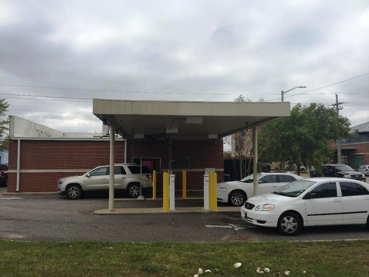 Image for **REMOVED FROM AUCTION**     Alexandria, LA: 1,383±SF Footprint Former Bank Branch on .44± Acre at 803 Sixth Street, Alexandria, LA 71301 (Rapides Parish)