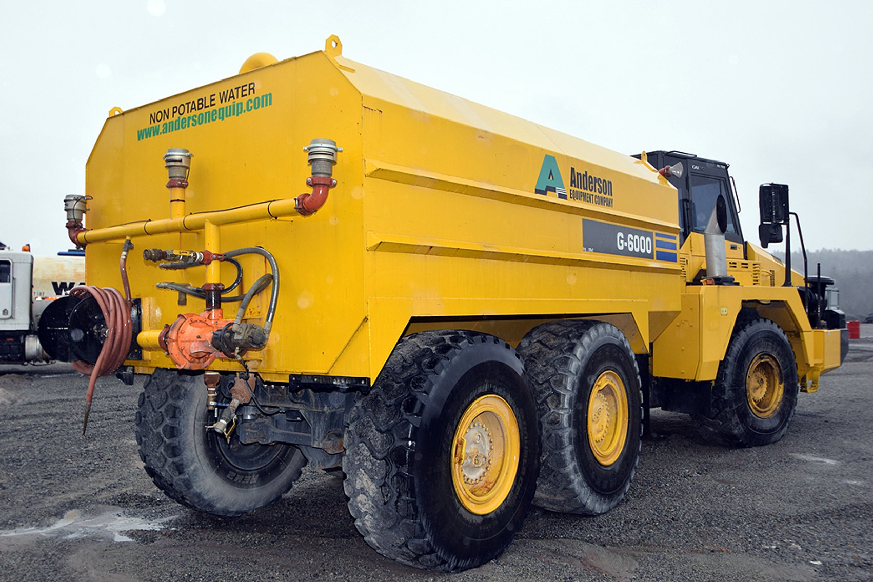 Image for Komatsu HM300-2, Articulated Water Truck (2006)