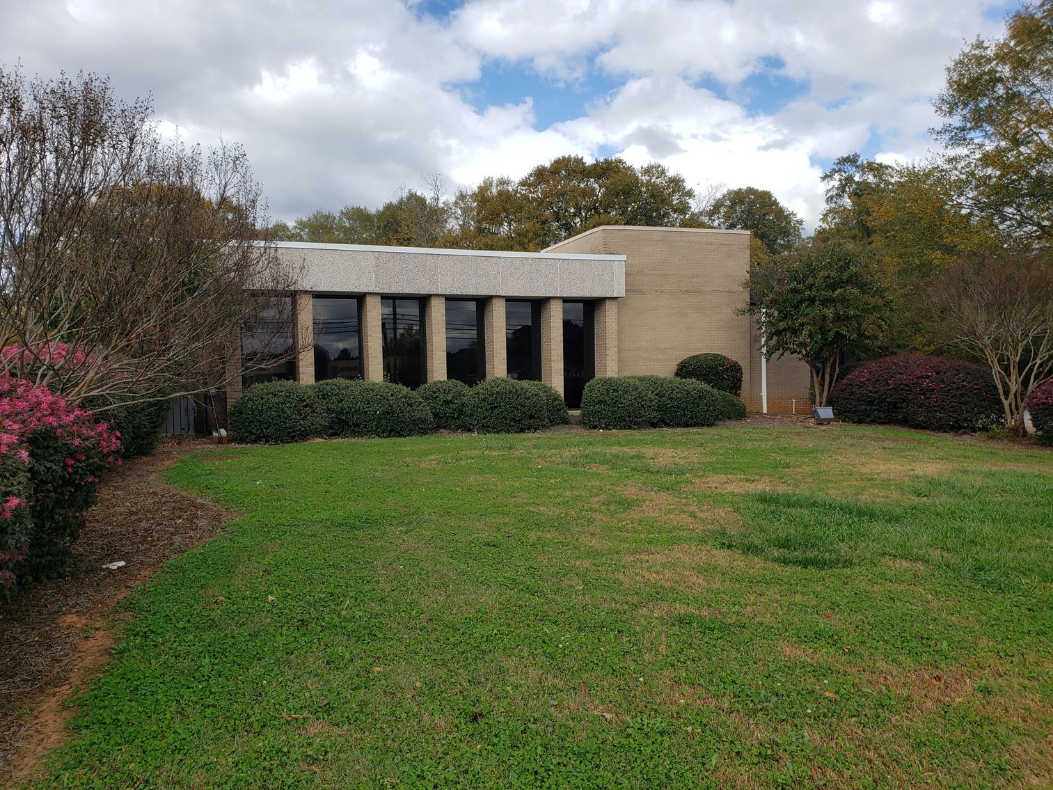 Image for Property #107: Honea Path, SC: 2,301±SF Former Bank Branch on 1.18± Acres at 509 E. Greer St., Honea Path, SC 29654 (Anderson County)