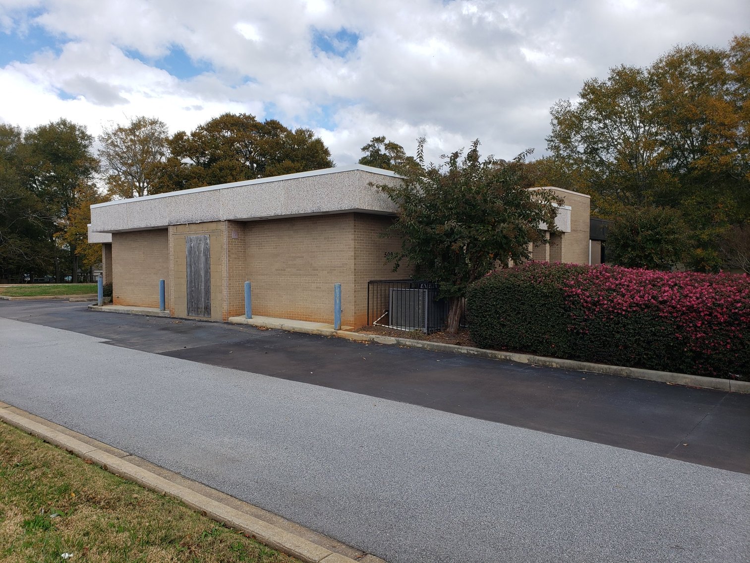 Image for Property #107: Honea Path, SC: 2,301±SF Former Bank Branch on 1.18± Acres at 509 E. Greer St., Honea Path, SC 29654 (Anderson County)