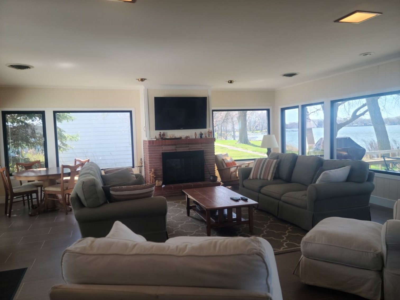 Image for Gorgeous Lake Property!