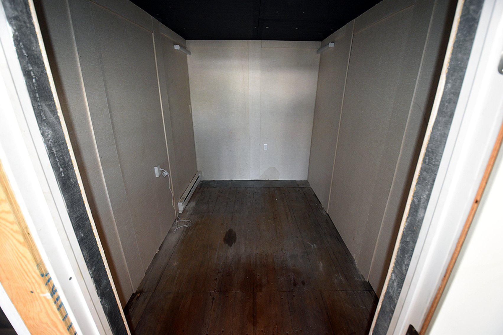 Image for 2005 Chevrolet T8500 Tandem Axle Box Truck