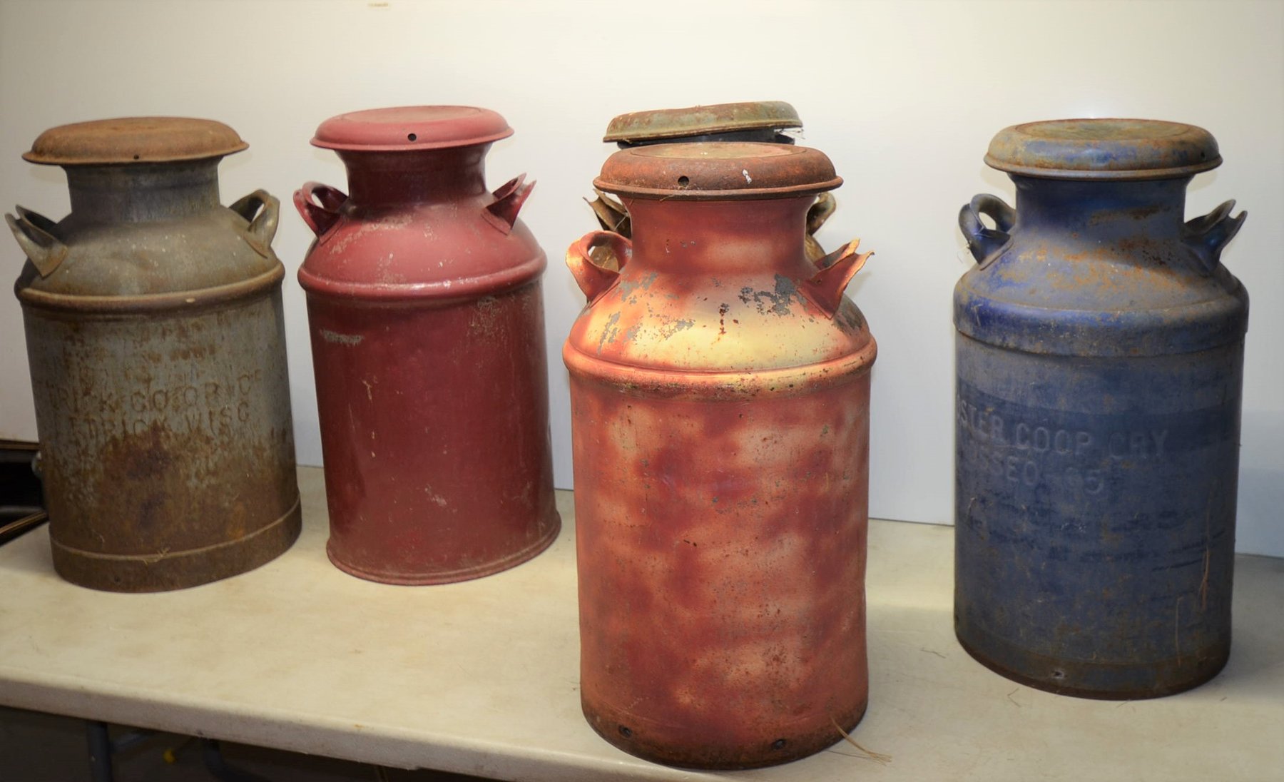 Image for 2000 FORD F350, ENCLOSED TRAILER, 100+ MORGAN  SILVER DOLLARS, 18 STEAMER TRUNKS, TOOLS & MORE!