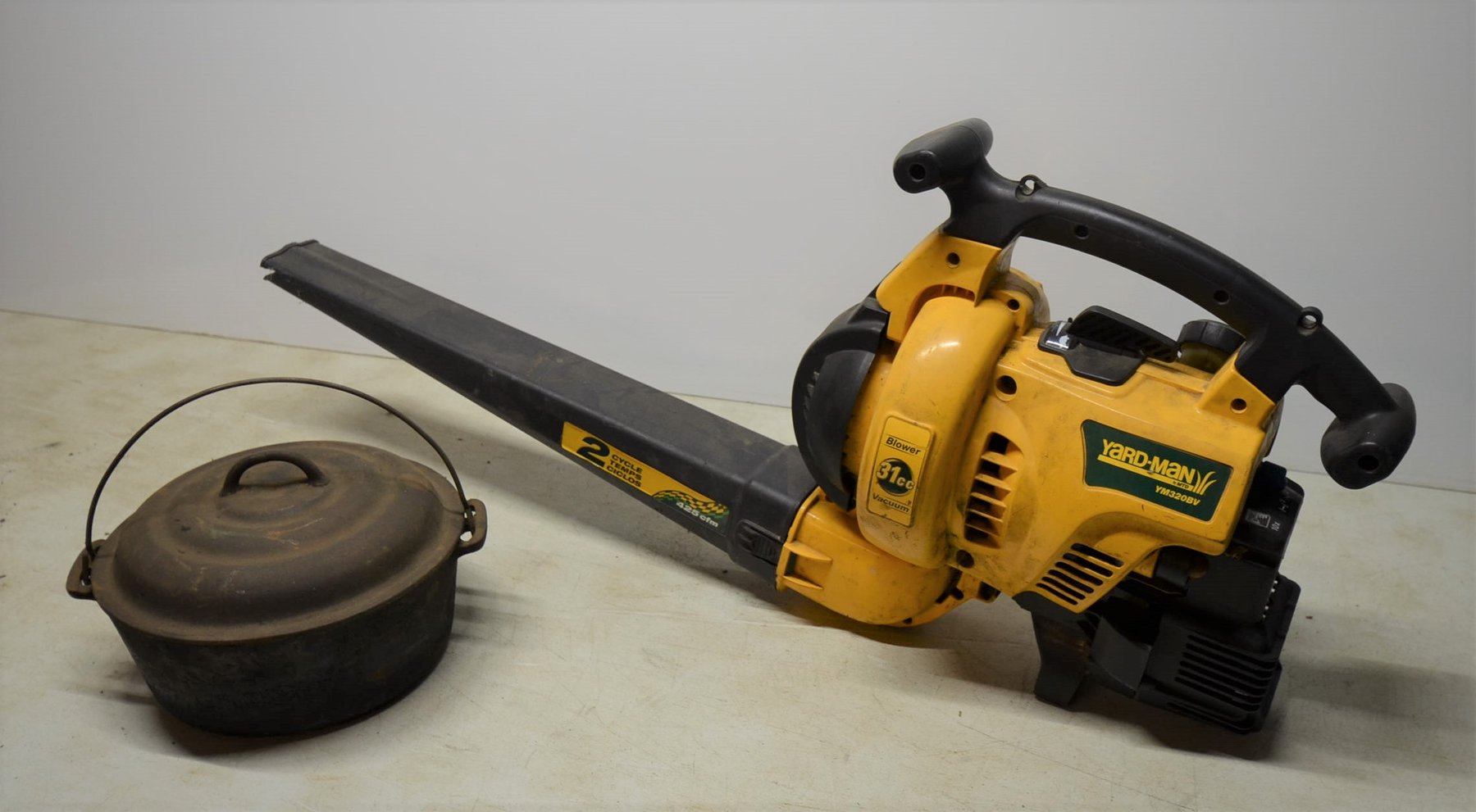 Image for 2000 FORD F350, ENCLOSED TRAILER, 100+ MORGAN  SILVER DOLLARS, 18 STEAMER TRUNKS, TOOLS & MORE!