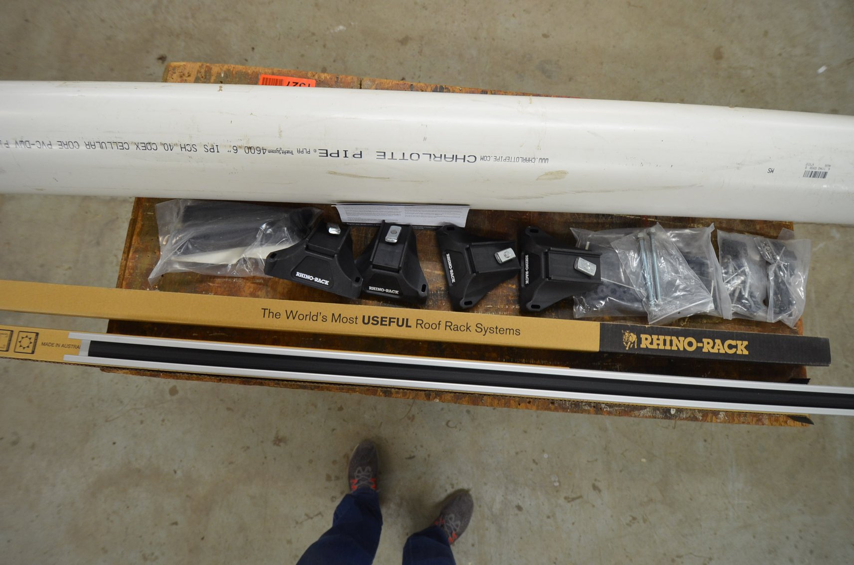 Image for 2000 FORD F350, ENCLOSED TRAILER, 100+ MORGAN  SILVER DOLLARS, 18 STEAMER TRUNKS, TOOLS & MORE!