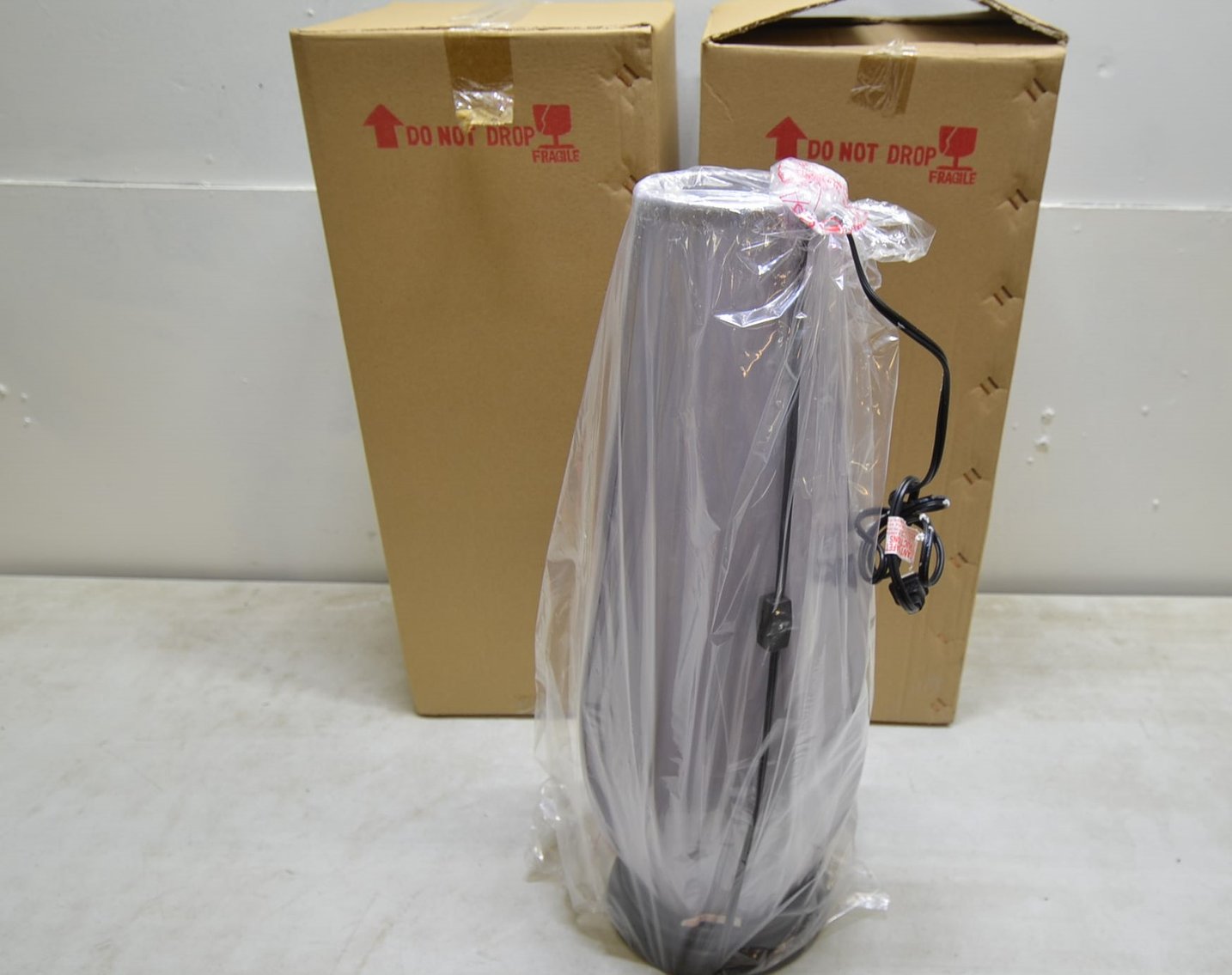 Image for 2004 FORD F150, EMBROIDERY MACHINE, GUNS, COINS, LAMPS, COLLECTIBLES, AND MORE!