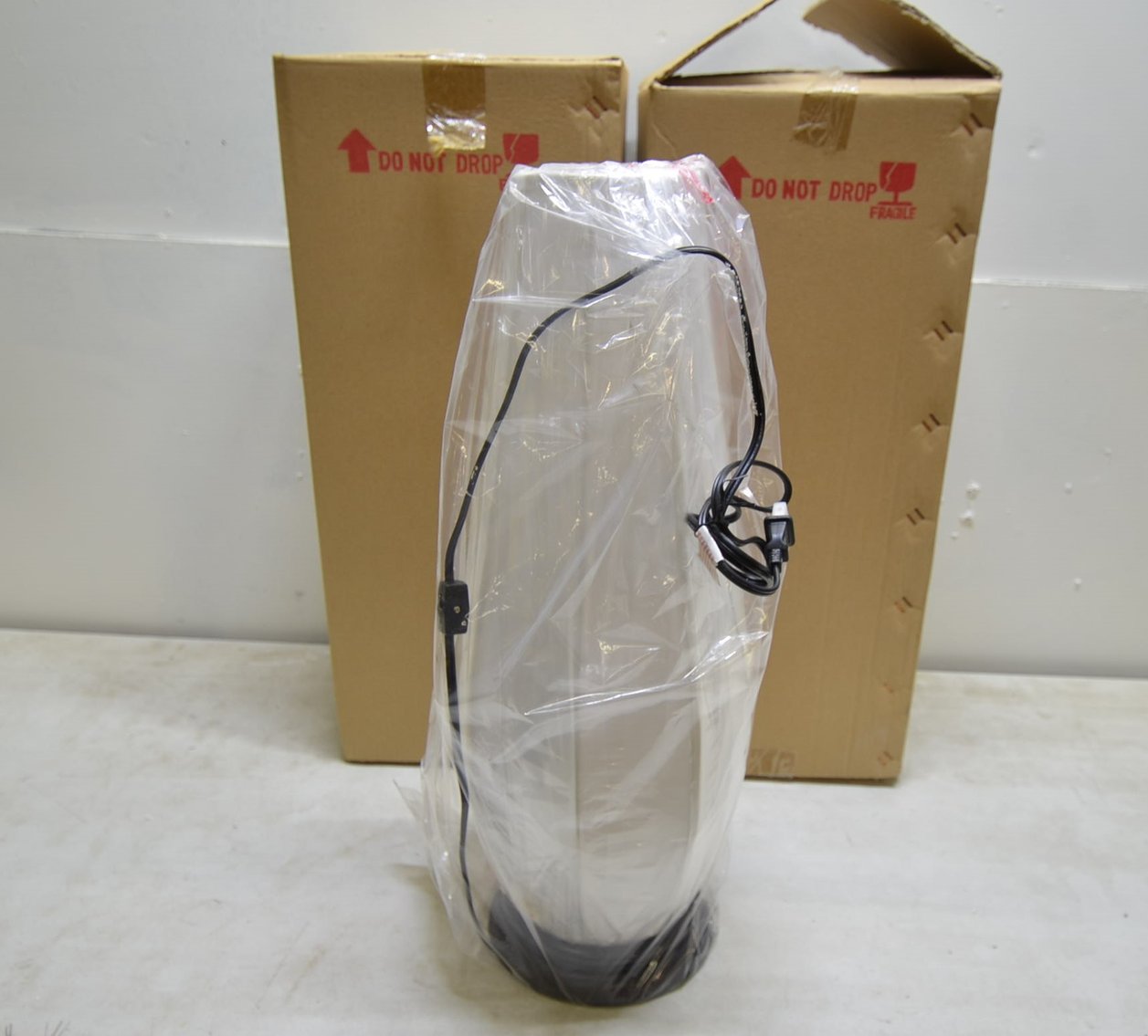 Image for 2004 FORD F150, EMBROIDERY MACHINE, GUNS, COINS, LAMPS, COLLECTIBLES, AND MORE!