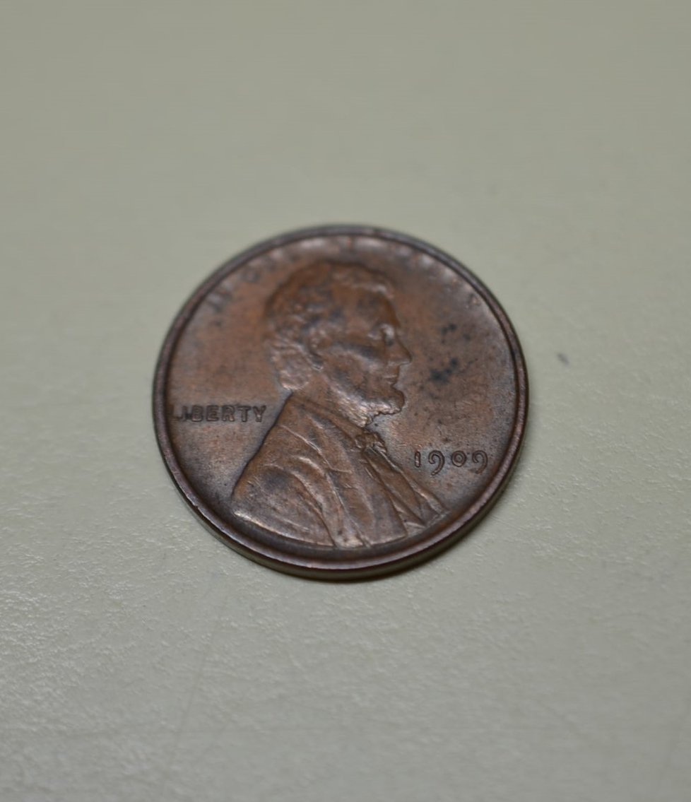 Image for 2004 FORD F150, EMBROIDERY MACHINE, GUNS, COINS, LAMPS, COLLECTIBLES, AND MORE!