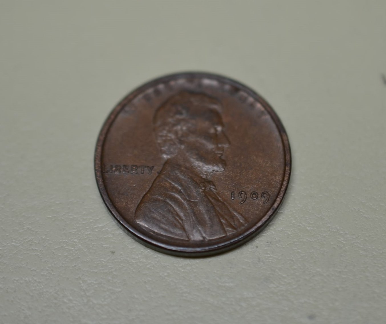 Image for 2004 FORD F150, EMBROIDERY MACHINE, GUNS, COINS, LAMPS, COLLECTIBLES, AND MORE!