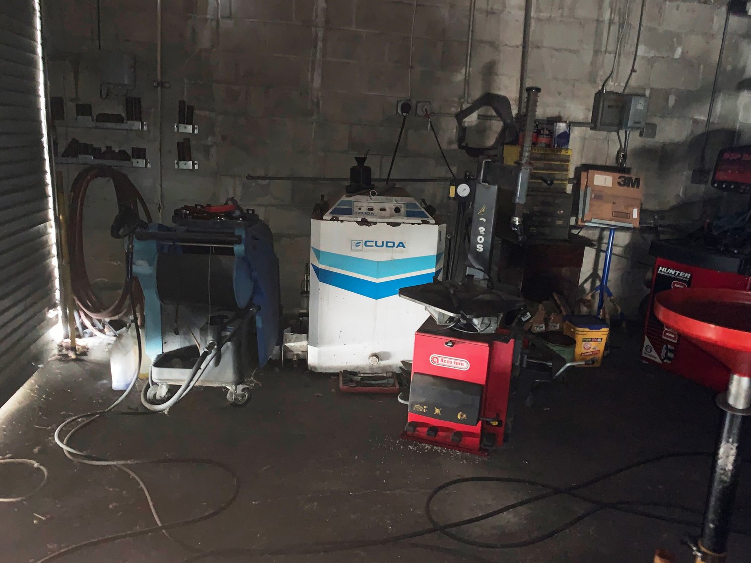 Image for Jacksonville, FL: Complete Liquidation of Assets of Little Bird Garage