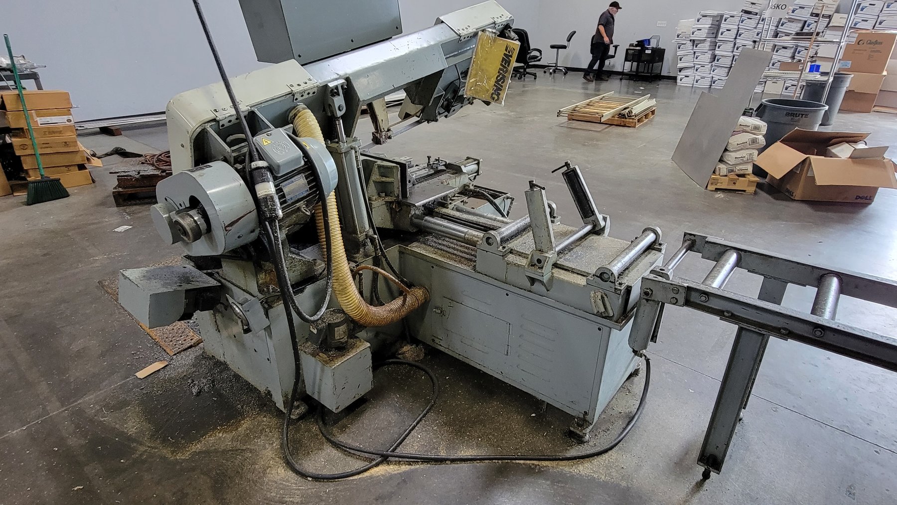 Image for Everett, WA: Short Notice Sale of 5 CNC Vertical Machining Centers