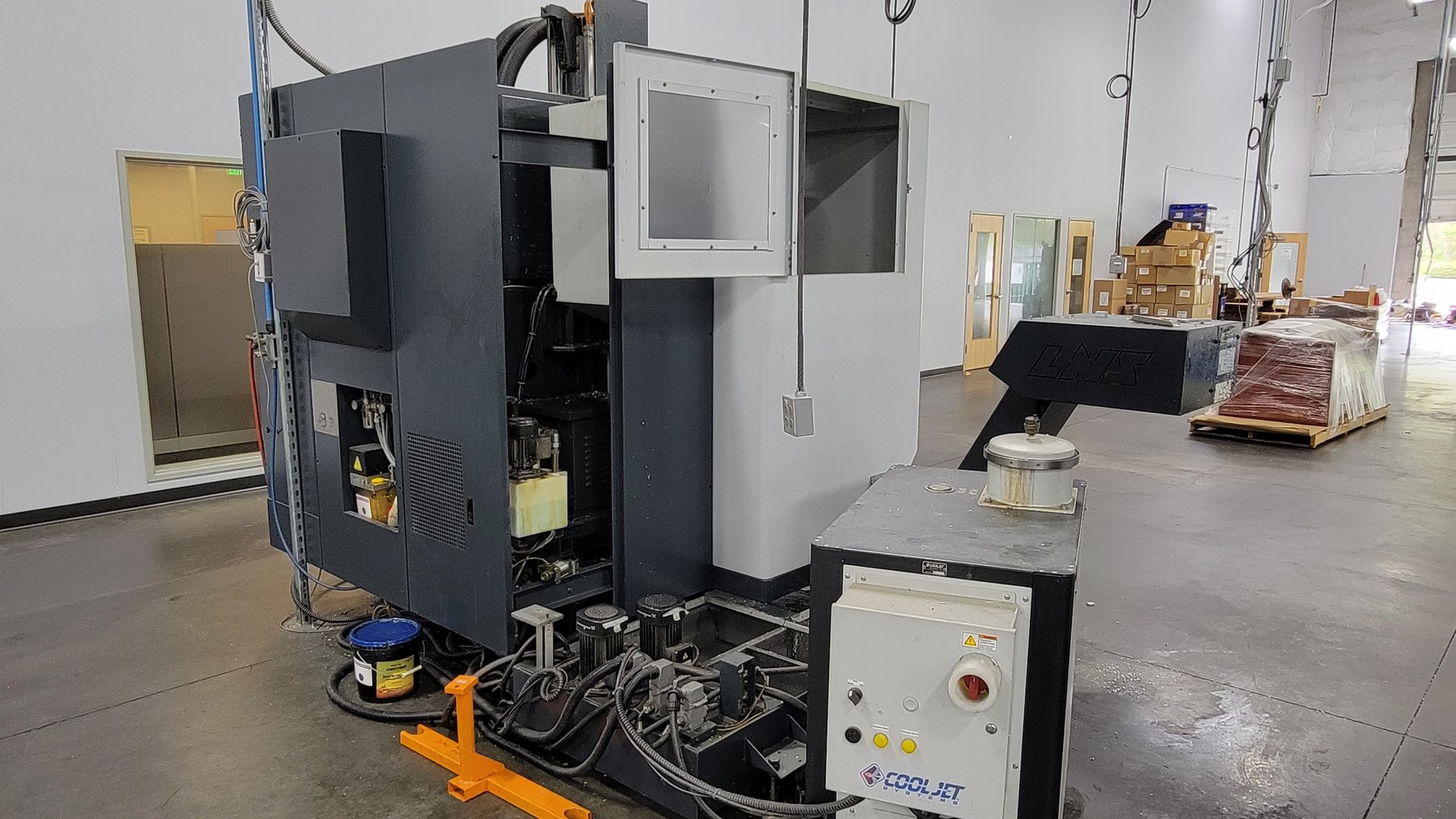 Image for Everett, WA: Short Notice Sale of 5 CNC Vertical Machining Centers