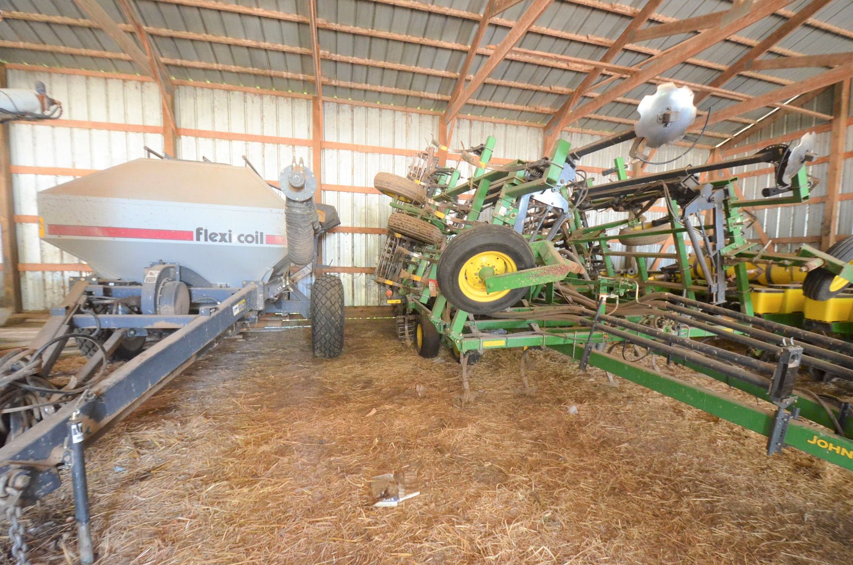 Image for JD 730 AIR SEEDER & FLEXI-COIL 1720 AIR CART