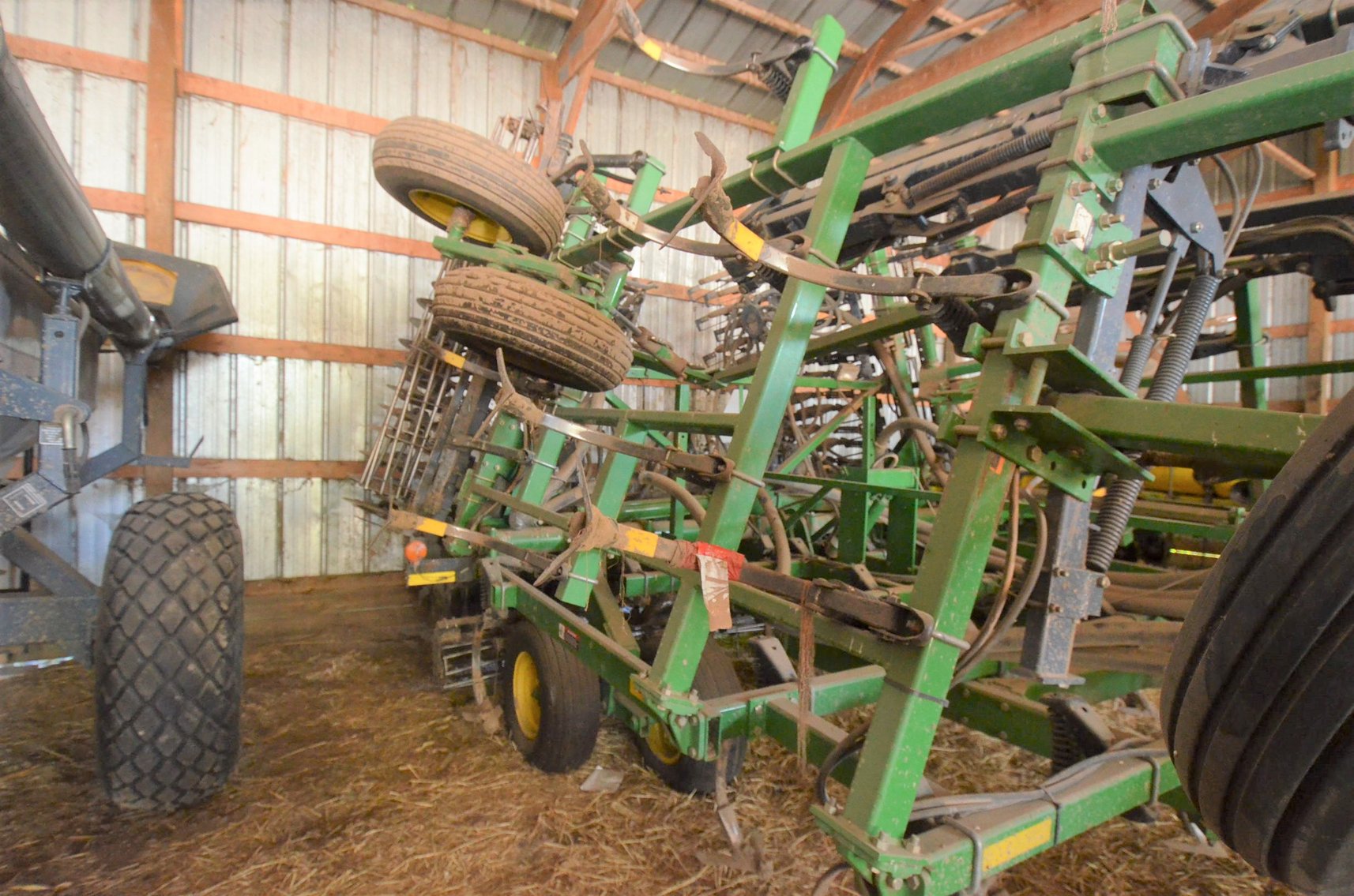 Image for JD 730 AIR SEEDER & FLEXI-COIL 1720 AIR CART