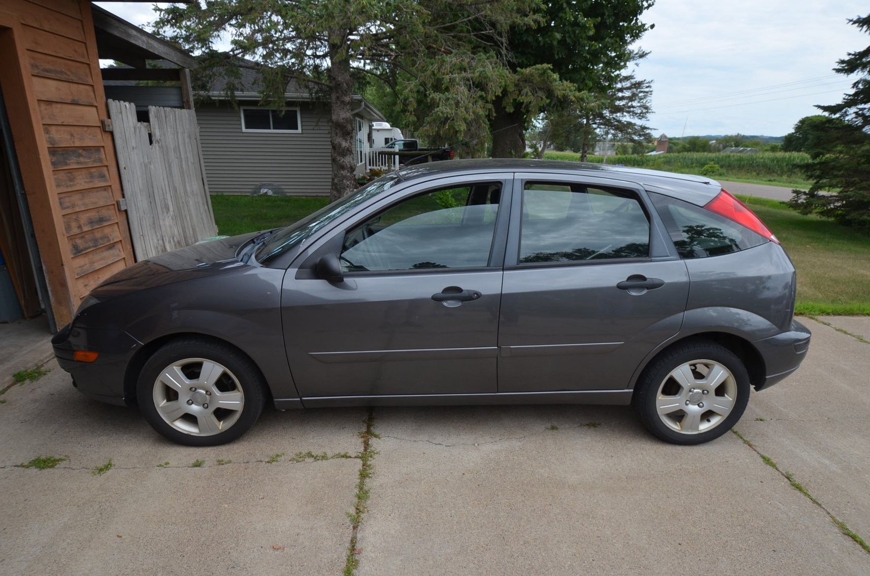 Image for 2007 FORD FOCUS, Z TURN MOWER, LAWN&GARDEN, FURNITURE, HOUSEHOLD, AND MORE - Mondovi, WI