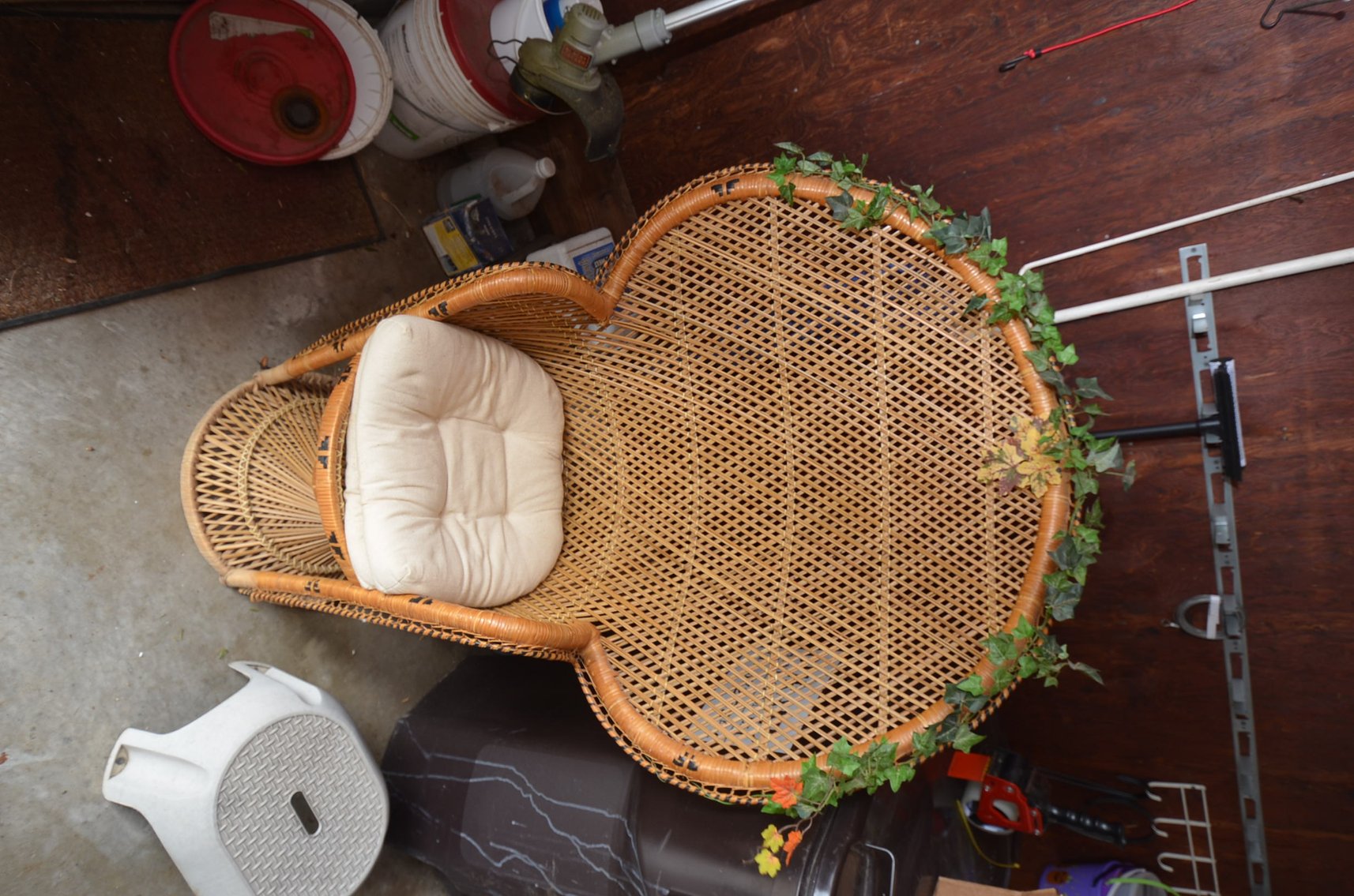 Image for 2007 FORD FOCUS, Z TURN MOWER, LAWN&GARDEN, FURNITURE, HOUSEHOLD, AND MORE - Mondovi, WI