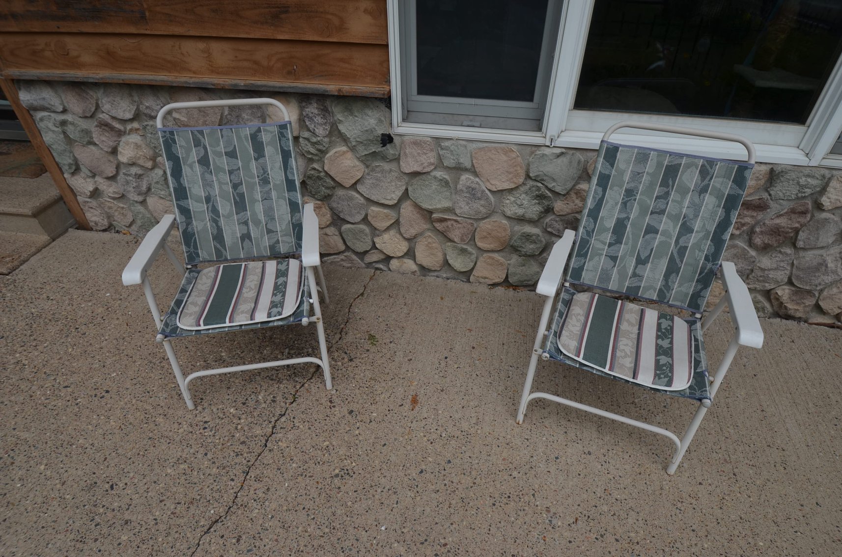 Image for 2007 FORD FOCUS, Z TURN MOWER, LAWN&GARDEN, FURNITURE, HOUSEHOLD, AND MORE - Mondovi, WI