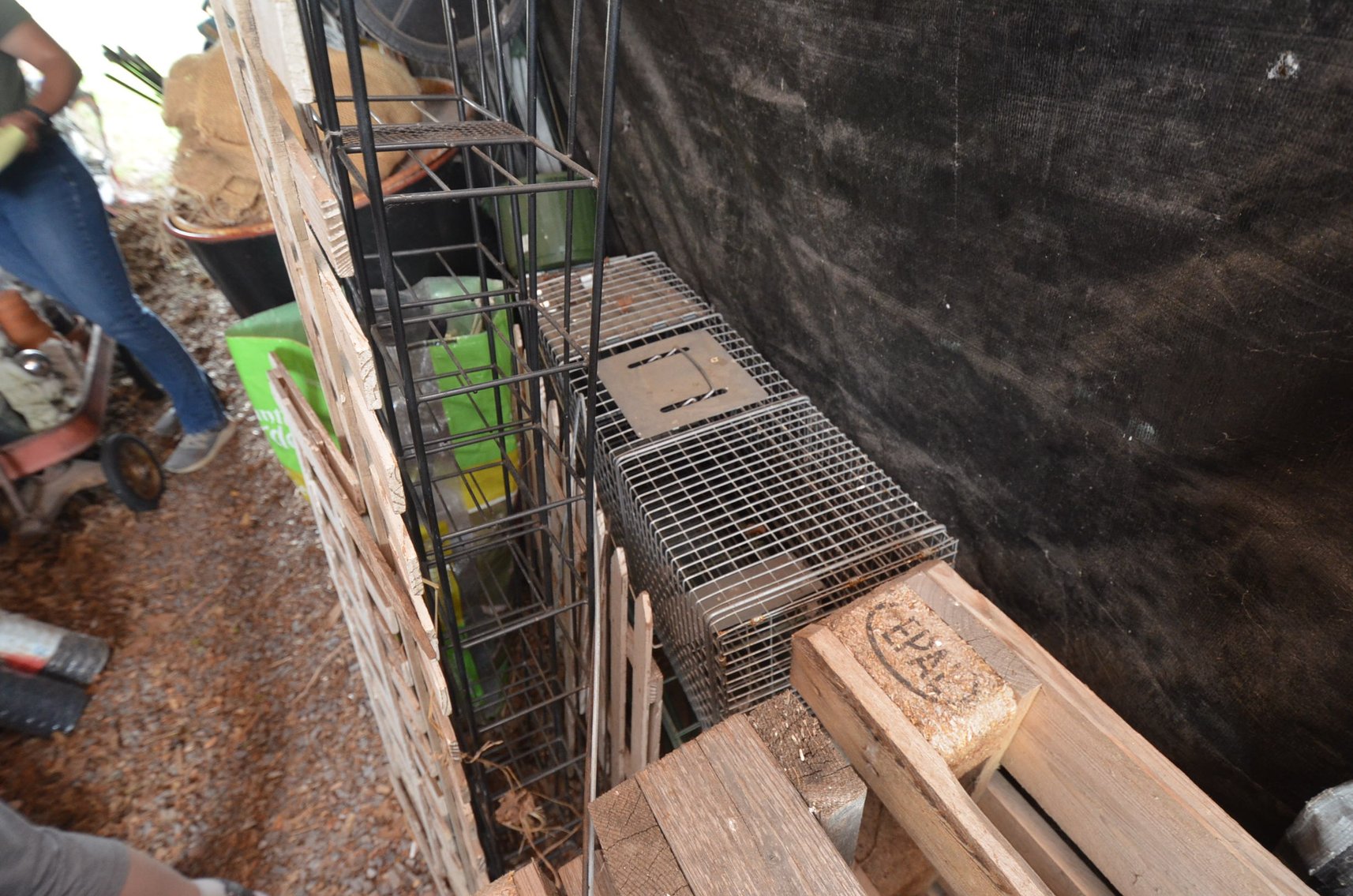 Image for 2007 FORD FOCUS, Z TURN MOWER, LAWN&GARDEN, FURNITURE, HOUSEHOLD, AND MORE - Mondovi, WI