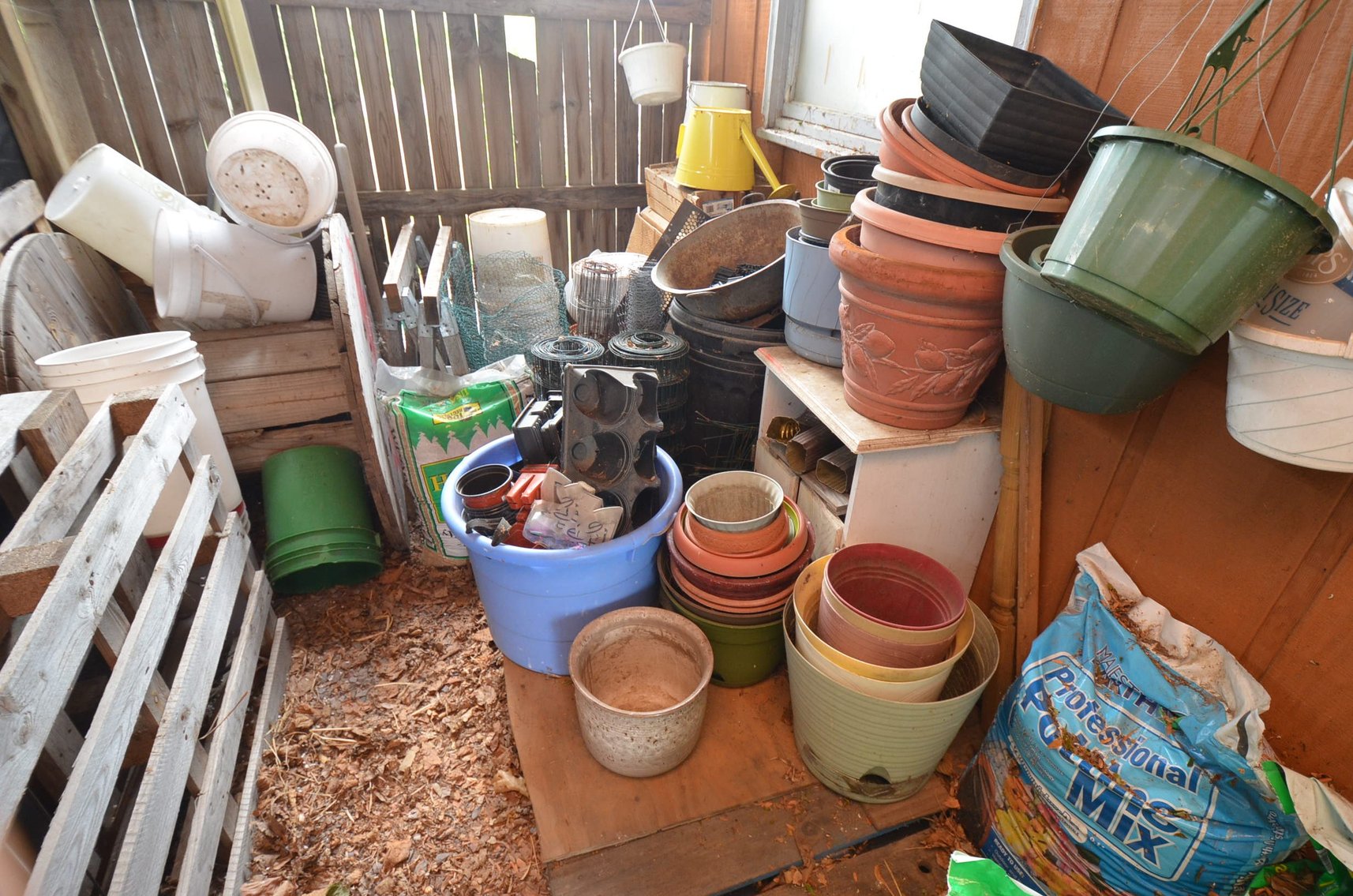 Image for 2007 FORD FOCUS, Z TURN MOWER, LAWN&GARDEN, FURNITURE, HOUSEHOLD, AND MORE - Mondovi, WI