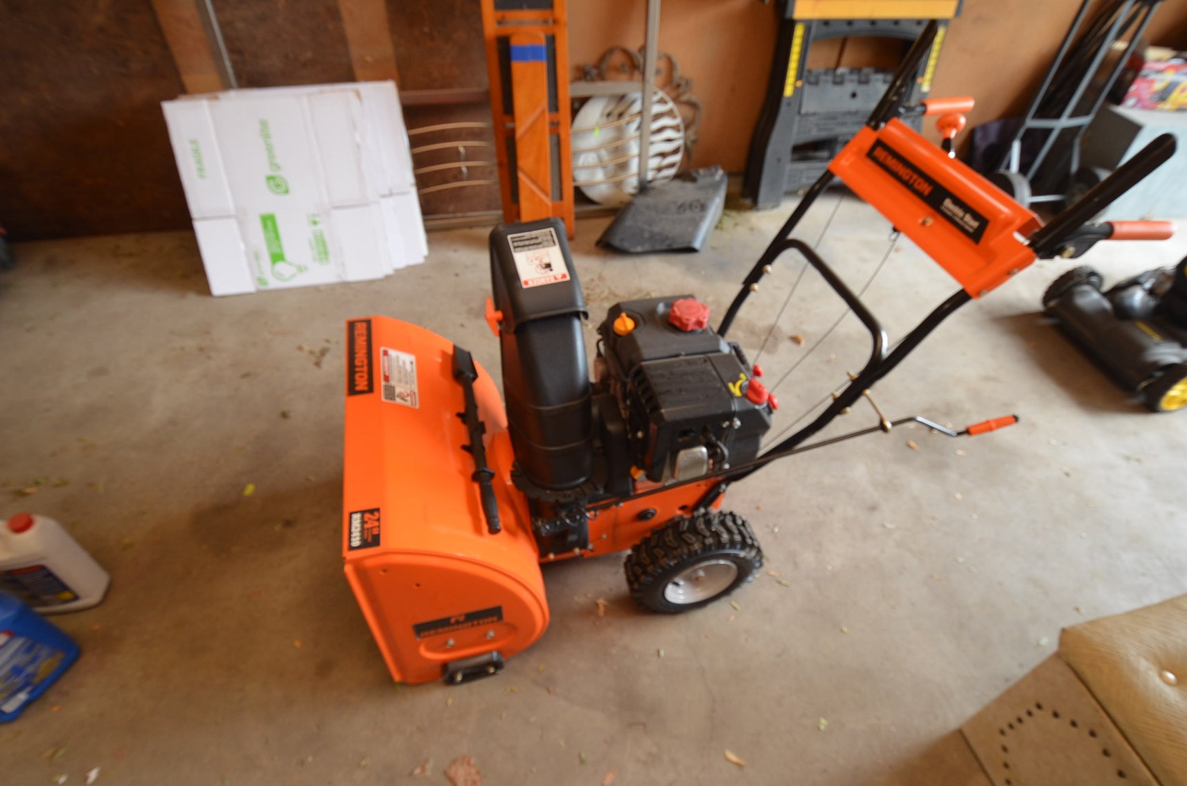 Image for 2007 FORD FOCUS, Z TURN MOWER, LAWN&GARDEN, FURNITURE, HOUSEHOLD, AND MORE - Mondovi, WI