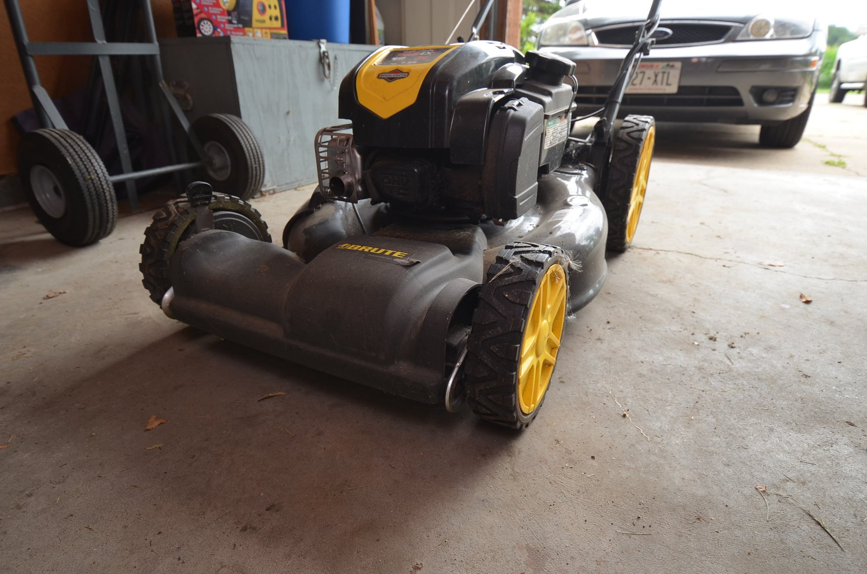 Image for 2007 FORD FOCUS, Z TURN MOWER, LAWN&GARDEN, FURNITURE, HOUSEHOLD, AND MORE - Mondovi, WI
