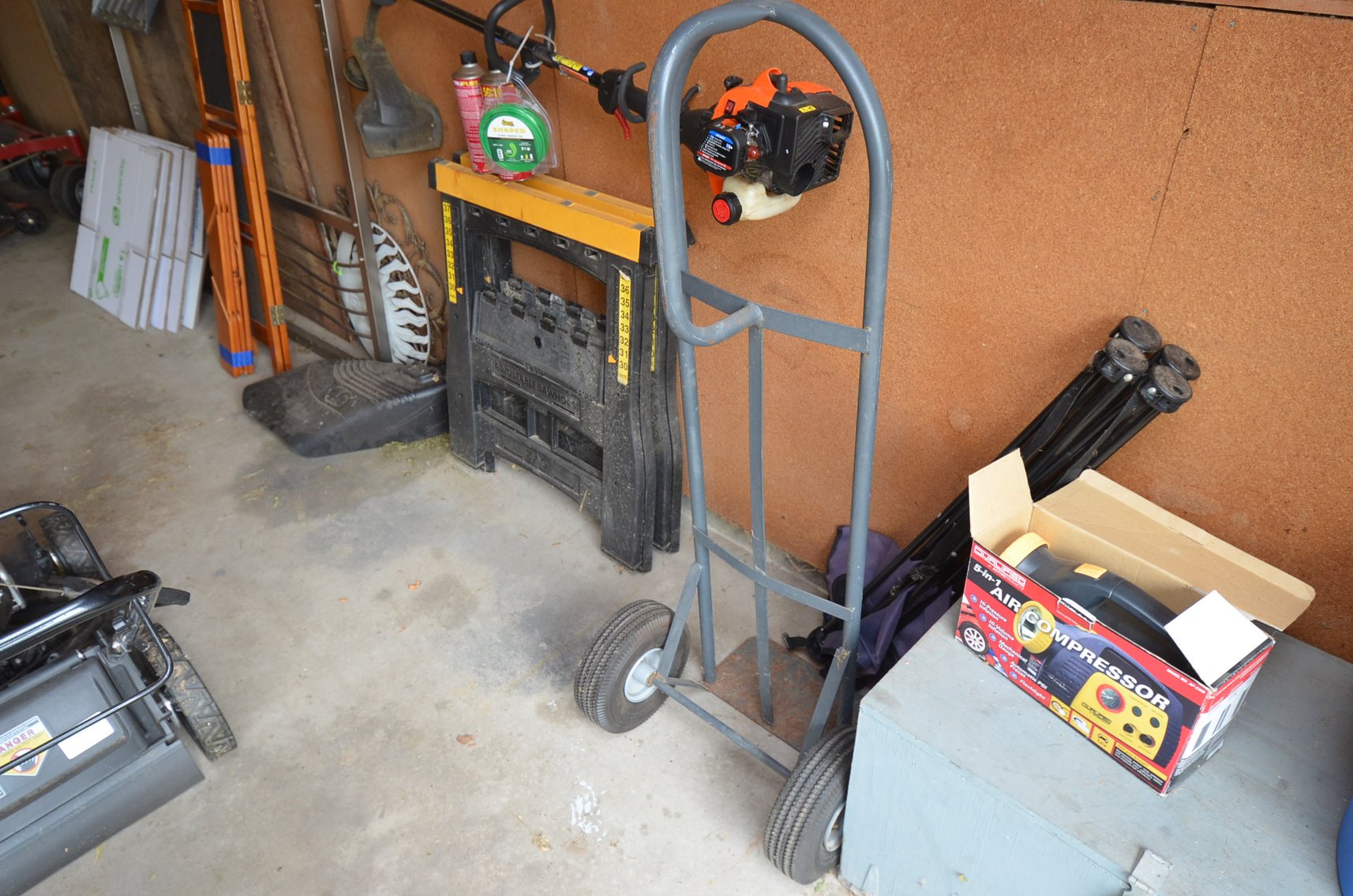 Image for 2007 FORD FOCUS, Z TURN MOWER, LAWN&GARDEN, FURNITURE, HOUSEHOLD, AND MORE - Mondovi, WI