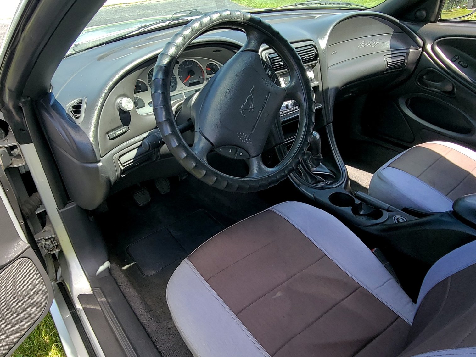 Image for 1999 Ford Mustang Convertible