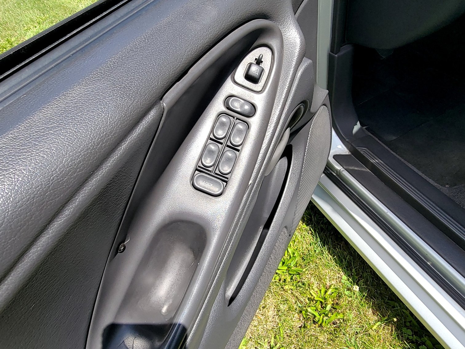 Image for 1999 Ford Mustang Convertible