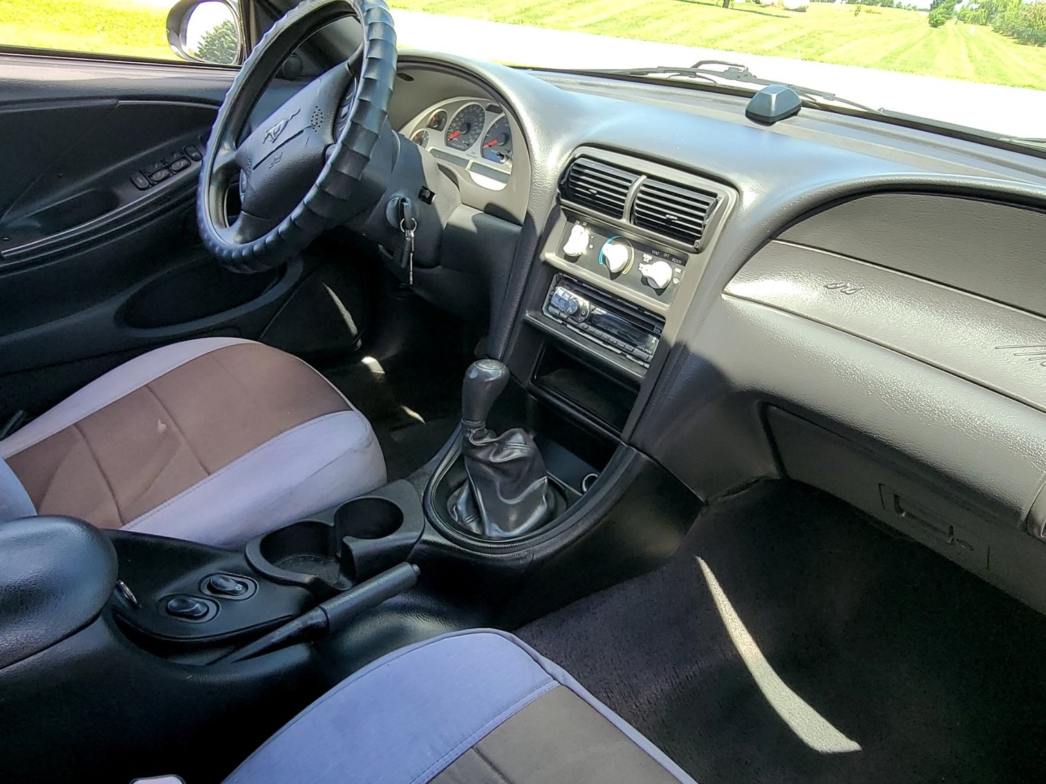 Image for 1999 Ford Mustang Convertible