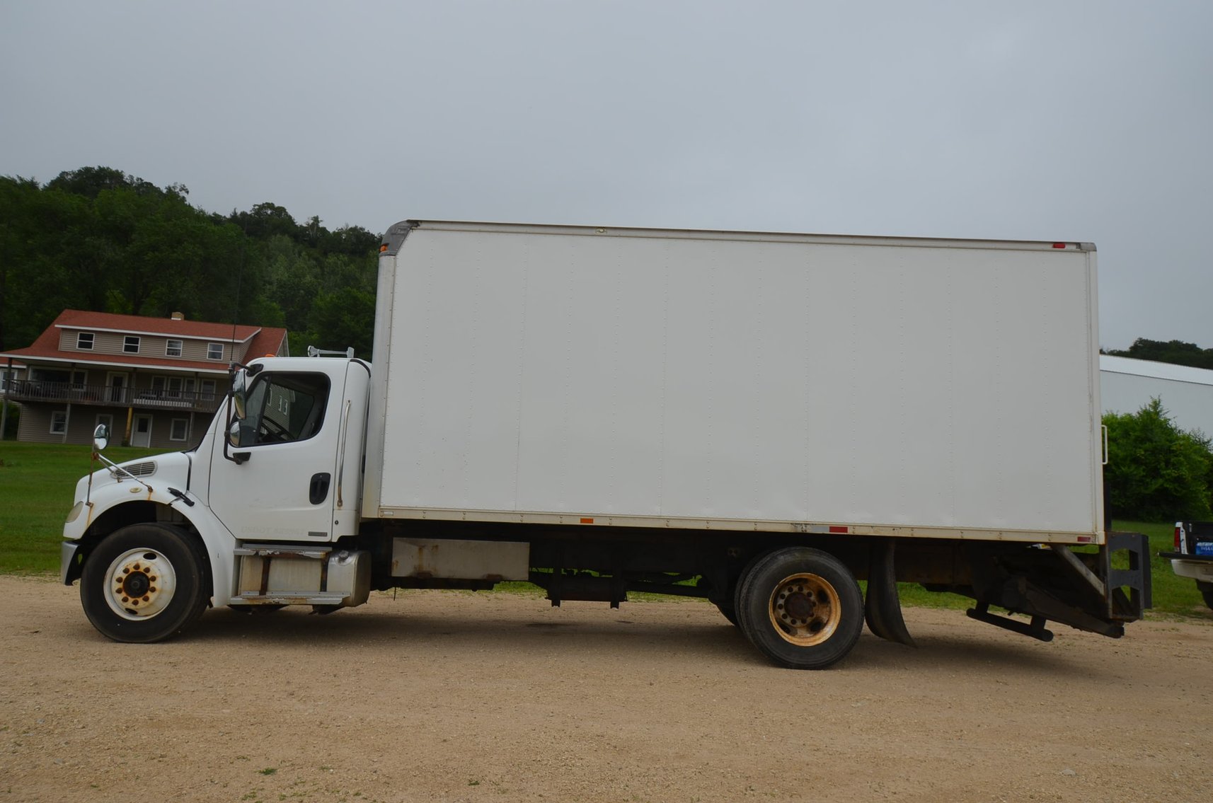 Image for 2005 FREIGHTLINER BUSINESS CLASS M2 100 & 2006 GMC 3500 TOW TRUCK