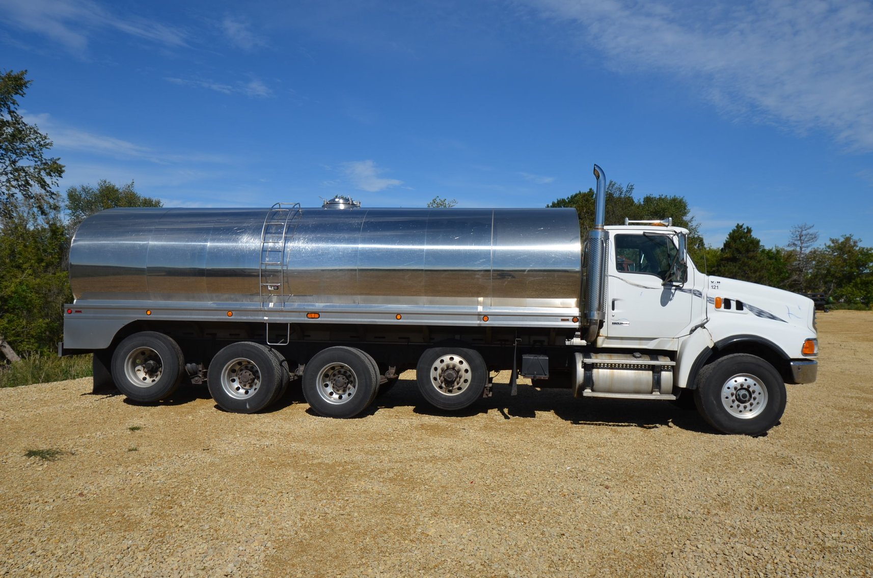 Image for 2005 Sterling L9500 & 1988 Kenworth T800