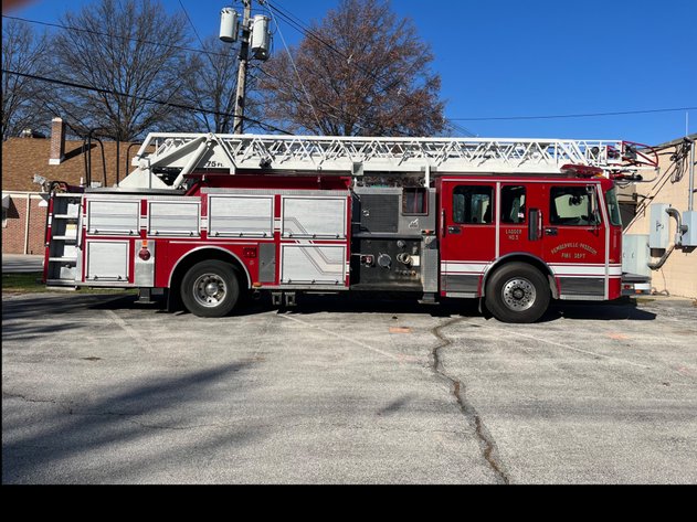 Ladder Truck 