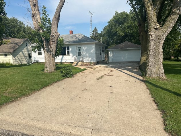 Image for 307 West Main Street, Early!