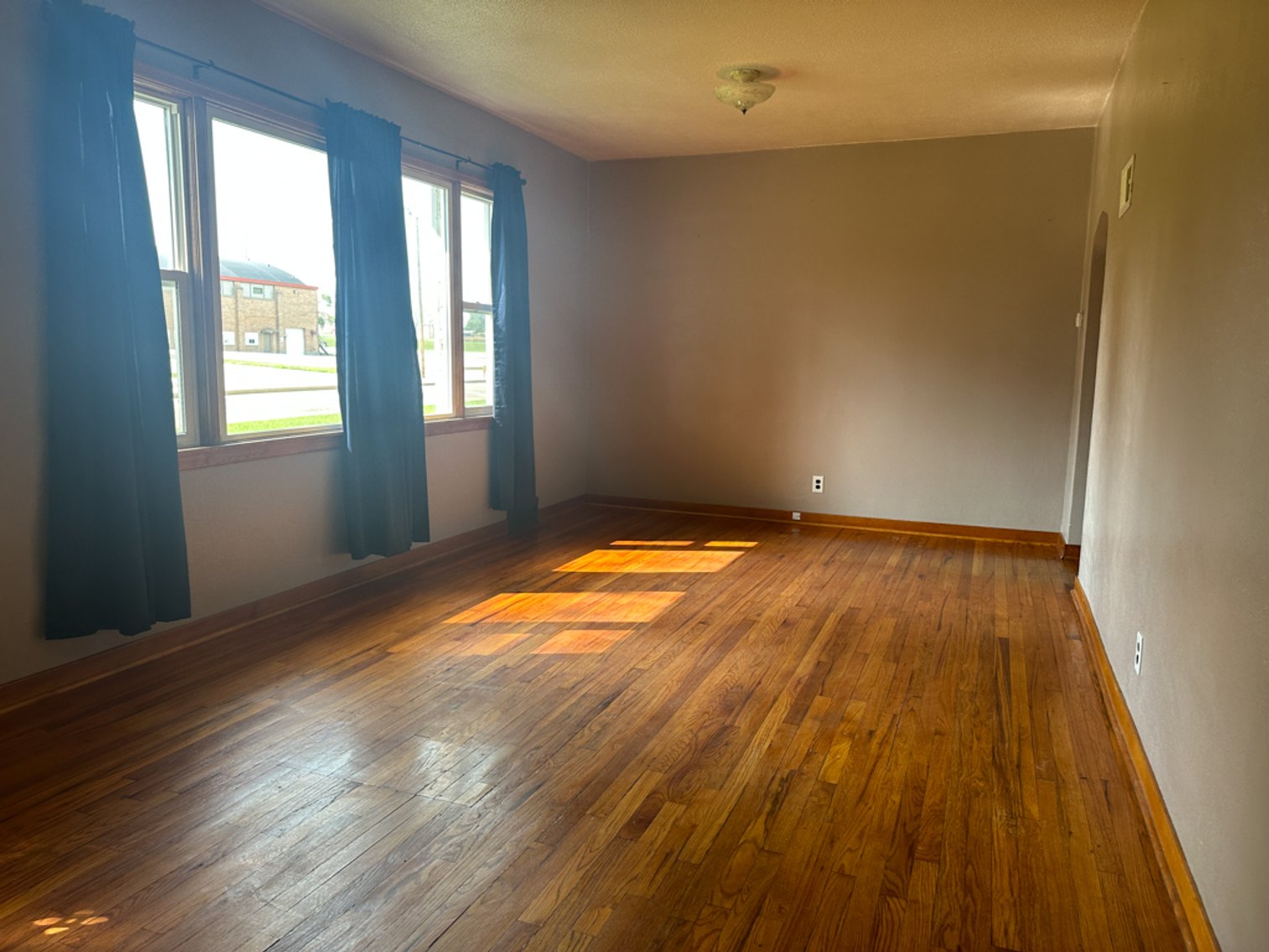 Image for 307 West Main Street, Early!