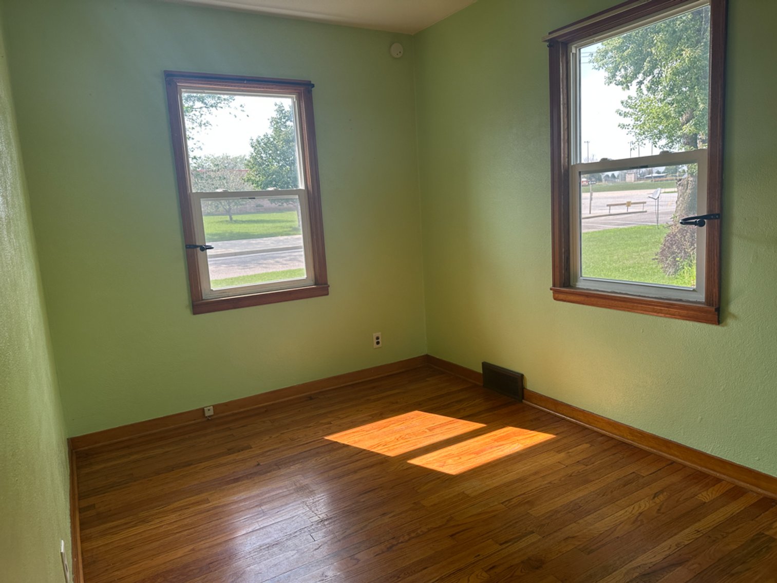 Image for 307 West Main Street, Early!