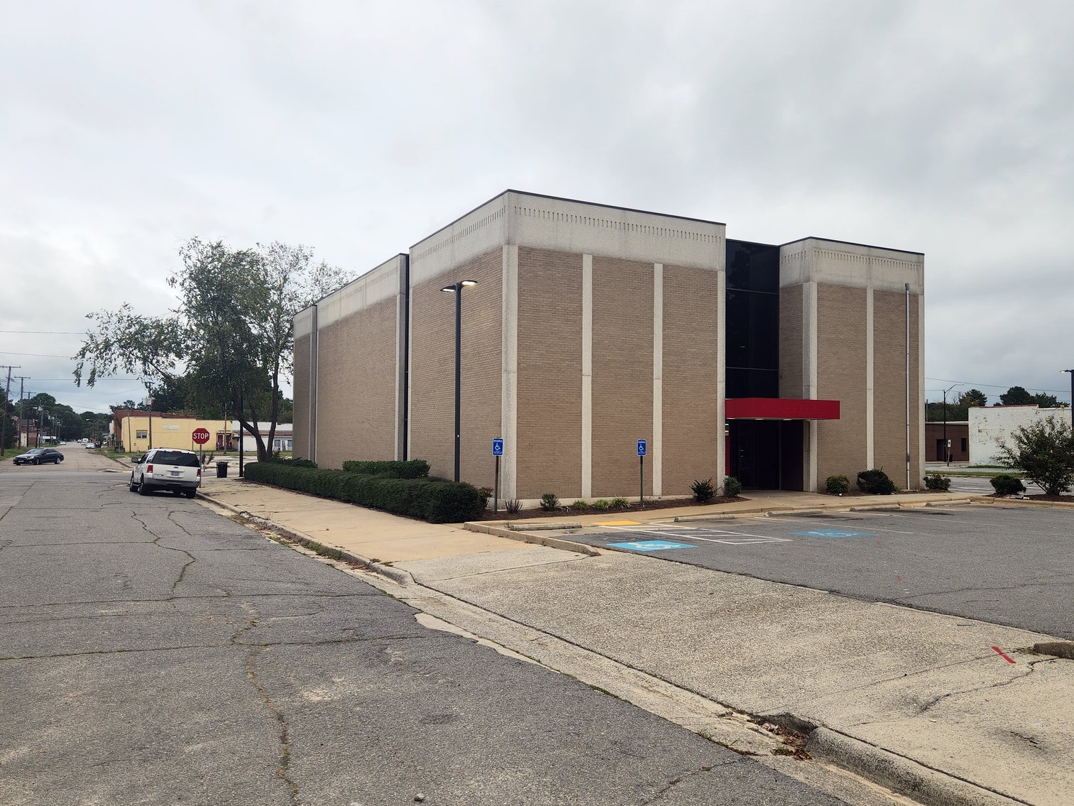 Image for Ahoskie, NC: 9,440±SF Former Bank Branch on 1± Acres at 300 Main St. (Hertford County)