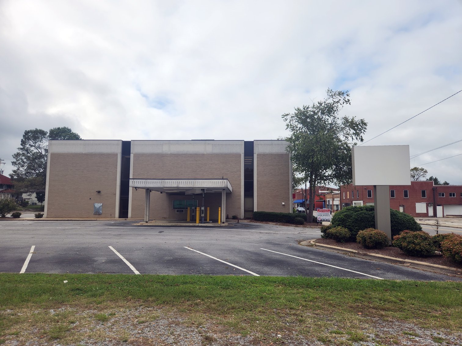 Image for Ahoskie, NC: 9,440±SF Former Bank Branch on 1± Acres at 300 Main St. (Hertford County)
