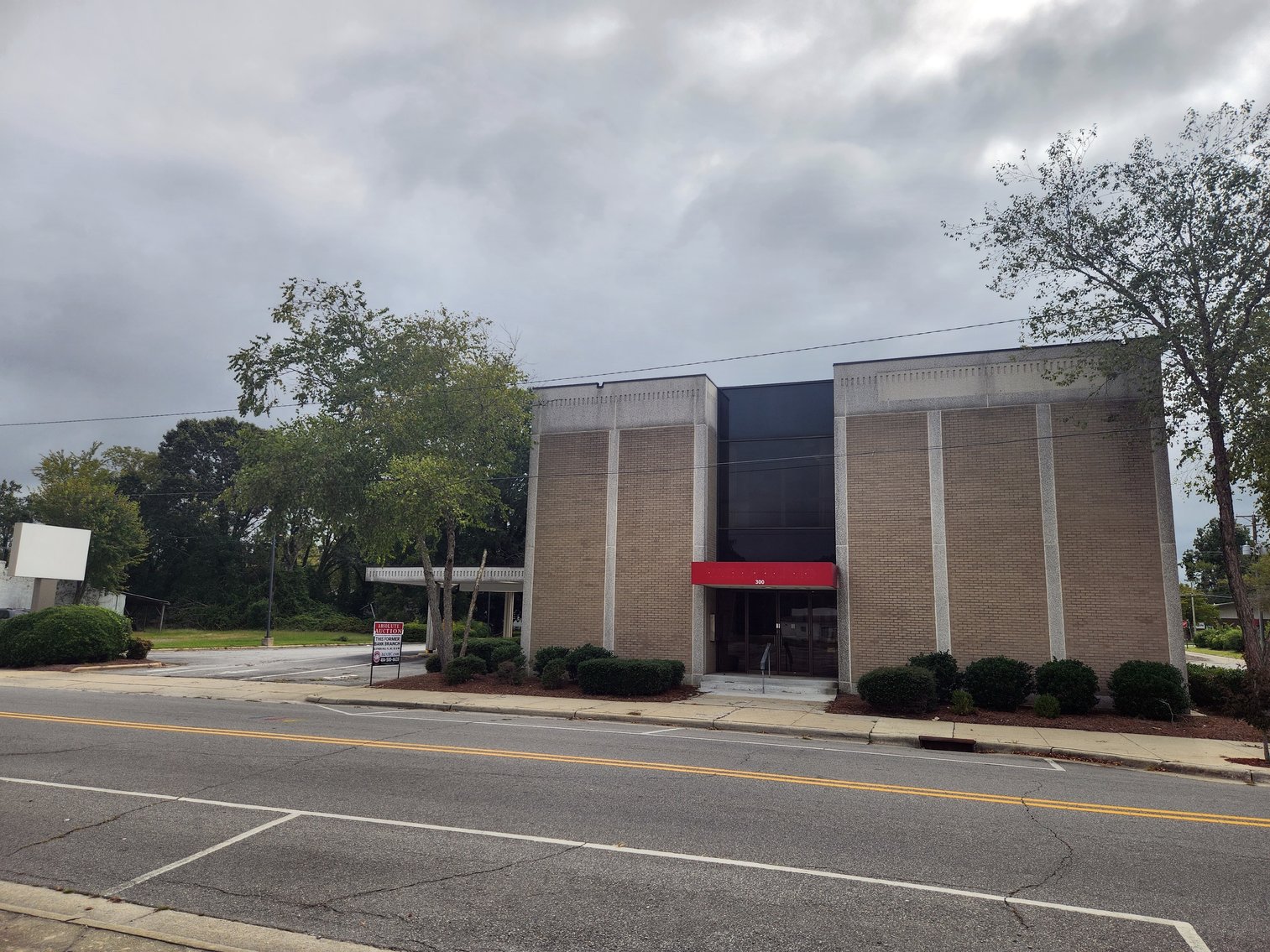 Image for Ahoskie, NC: 9,440±SF Former Bank Branch on 1± Acres at 300 Main St. (Hertford County)