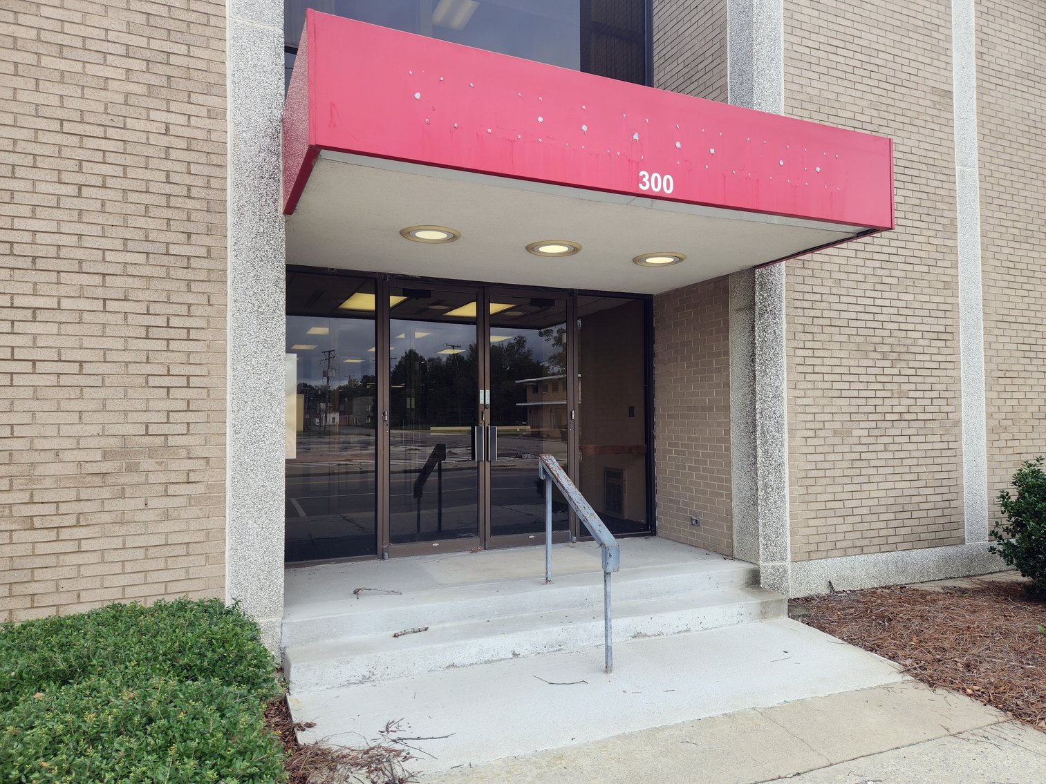 Image for Ahoskie, NC: 9,440±SF Former Bank Branch on 1± Acres at 300 Main St. (Hertford County)