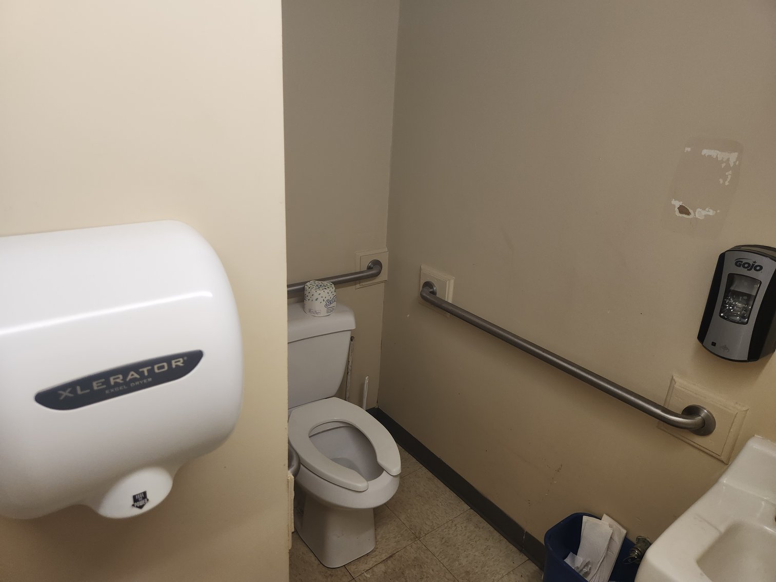 Image for Ahoskie, NC: 9,440±SF Former Bank Branch on 1± Acres at 300 Main St. (Hertford County)