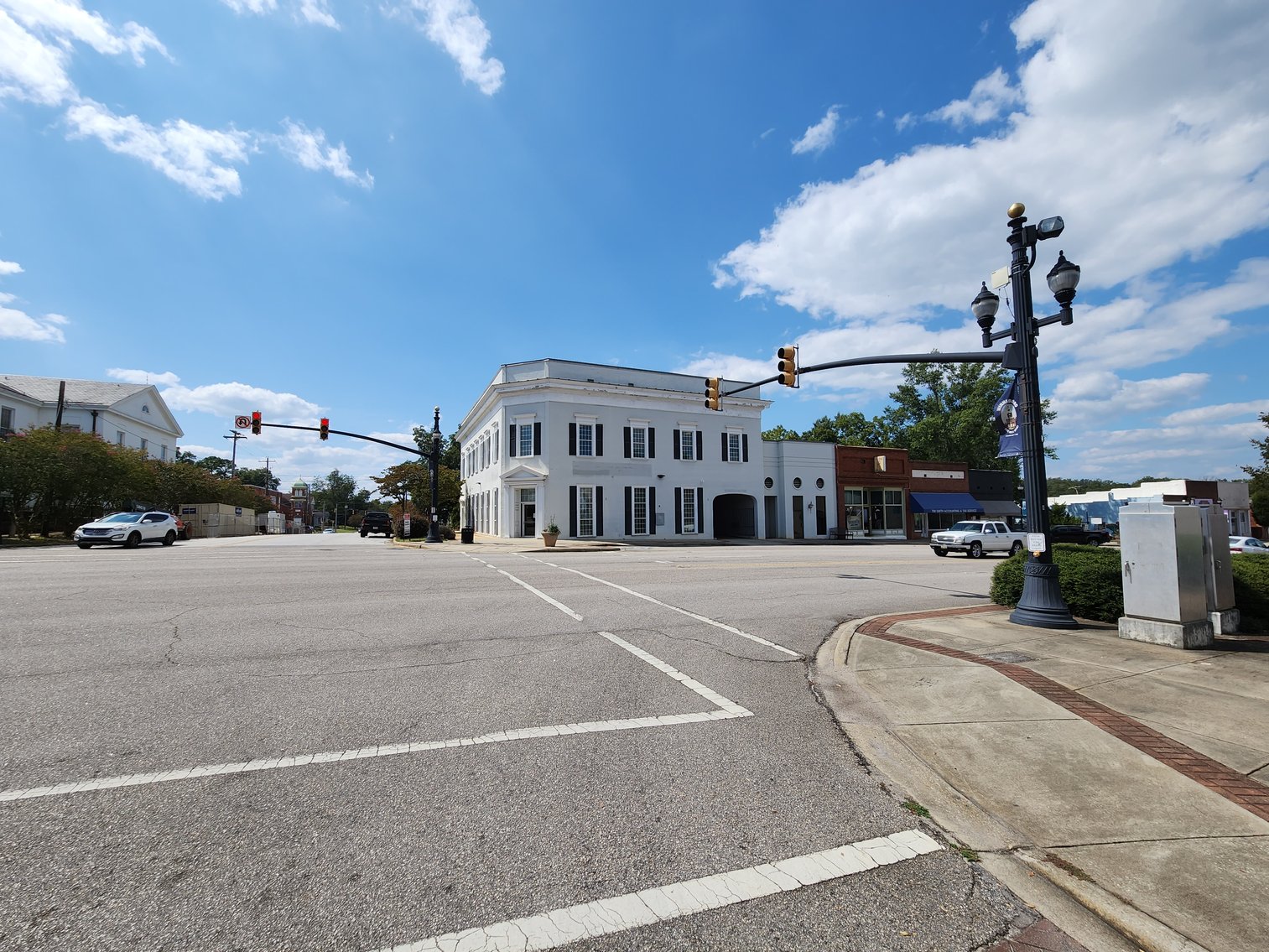 Image for Winnsboro, SC: 10,164±SF Footprint Former Bank Branch on 1± Acre at 101 N Congress St. (Fairfield County)