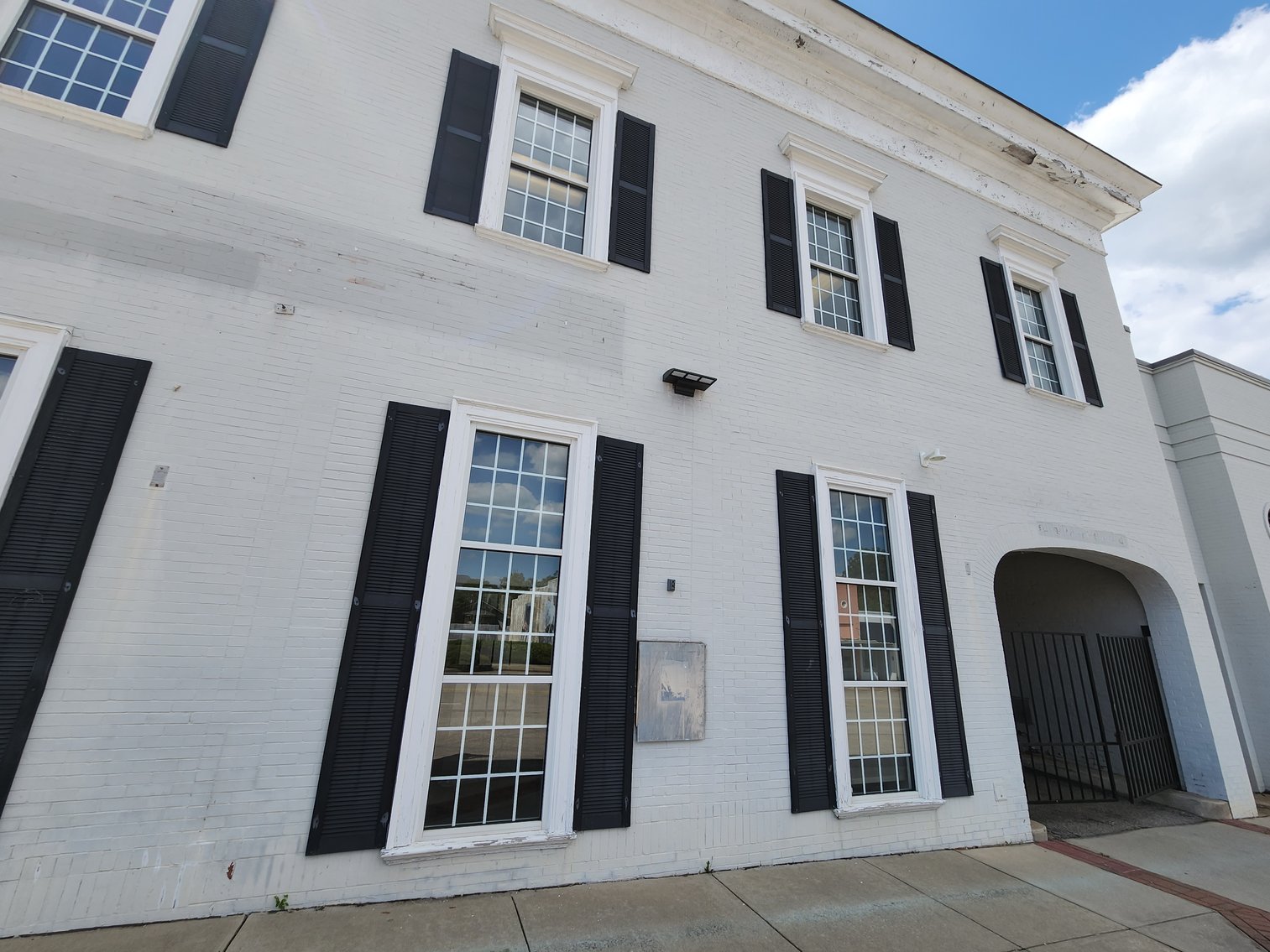 Image for Winnsboro, SC: 10,164±SF Footprint Former Bank Branch on 1± Acre at 101 N Congress St. (Fairfield County)