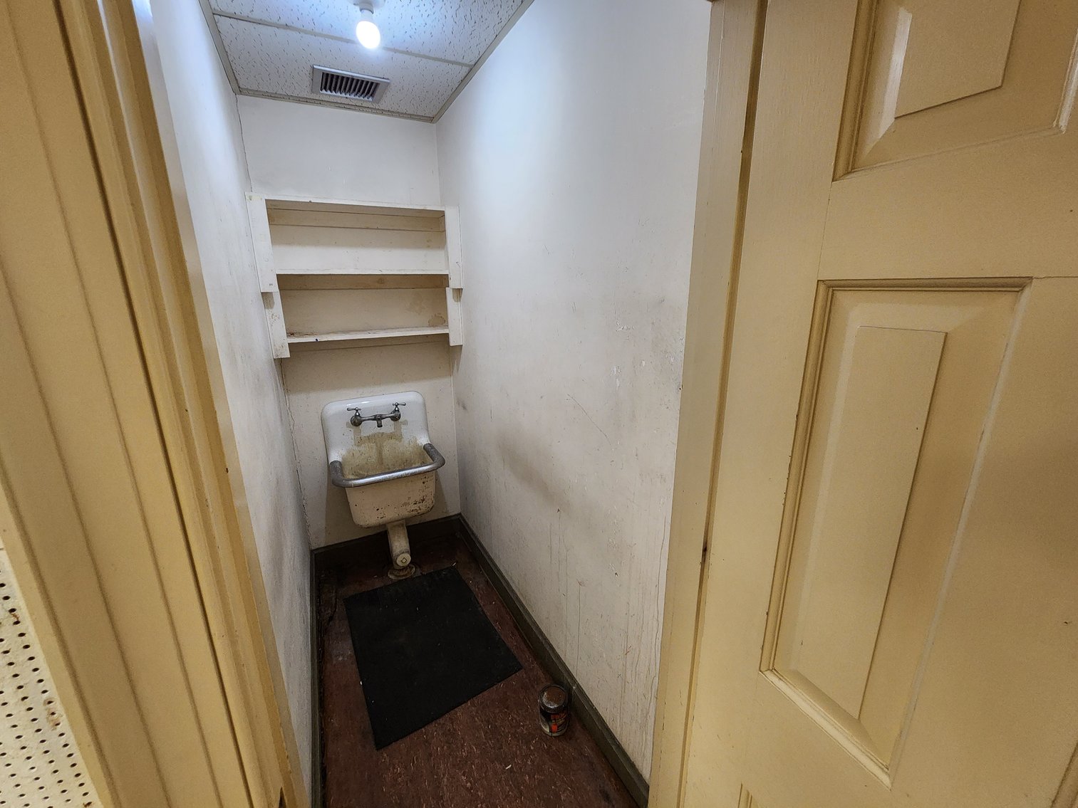 Image for Winnsboro, SC: 10,164±SF Footprint Former Bank Branch on 1± Acre at 101 N Congress St. (Fairfield County)