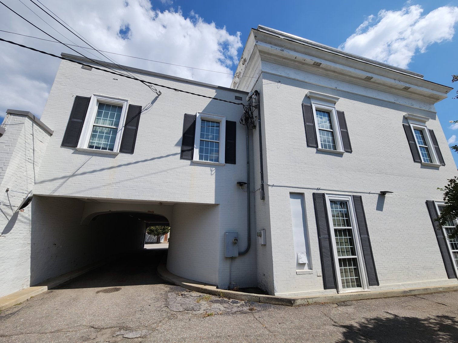 Image for Winnsboro, SC: 10,164±SF Footprint Former Bank Branch on 1± Acre at 101 N Congress St. (Fairfield County)