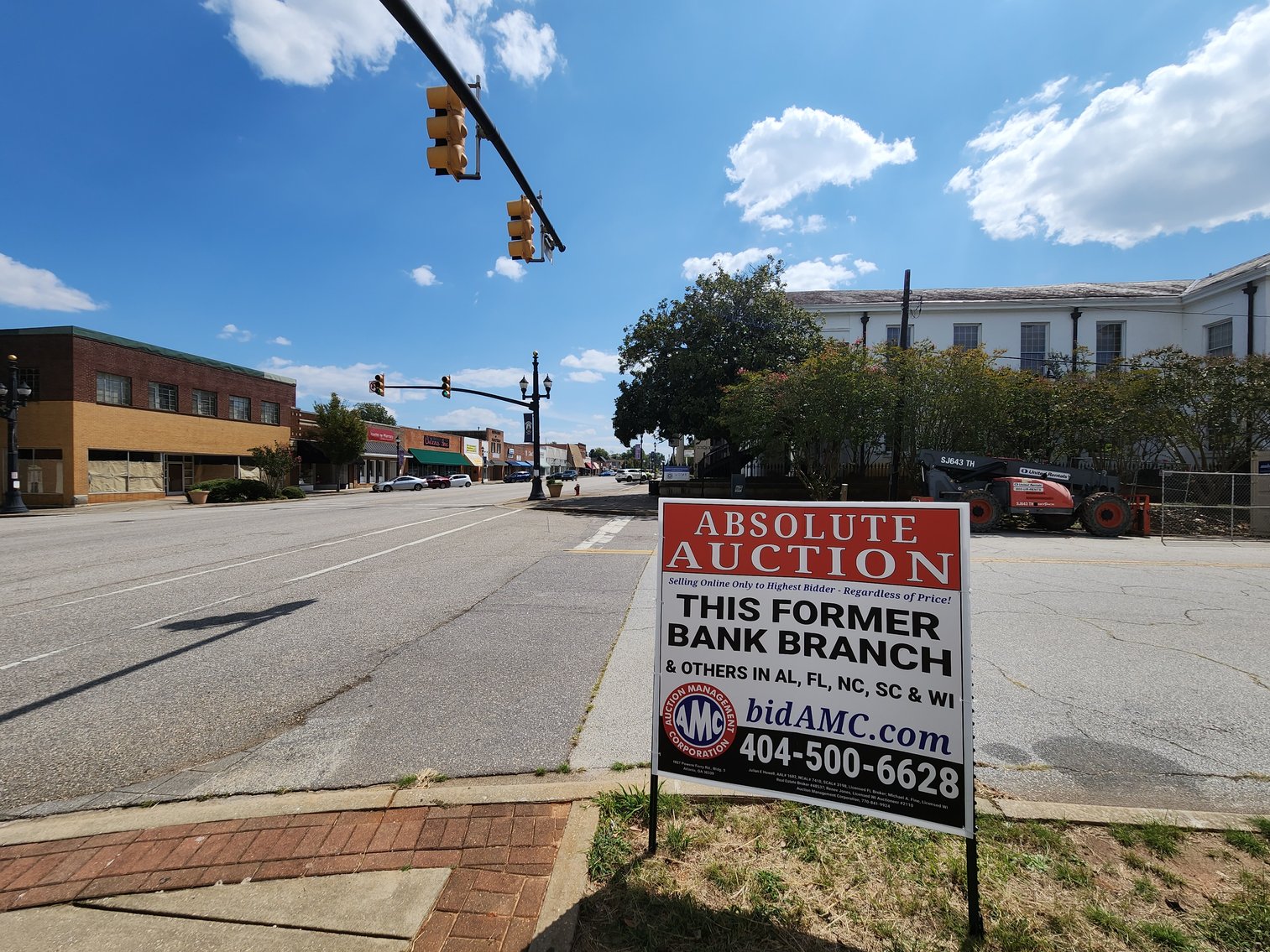 Image for Winnsboro, SC: 10,164±SF Footprint Former Bank Branch on 1± Acre at 101 N Congress St. (Fairfield County)