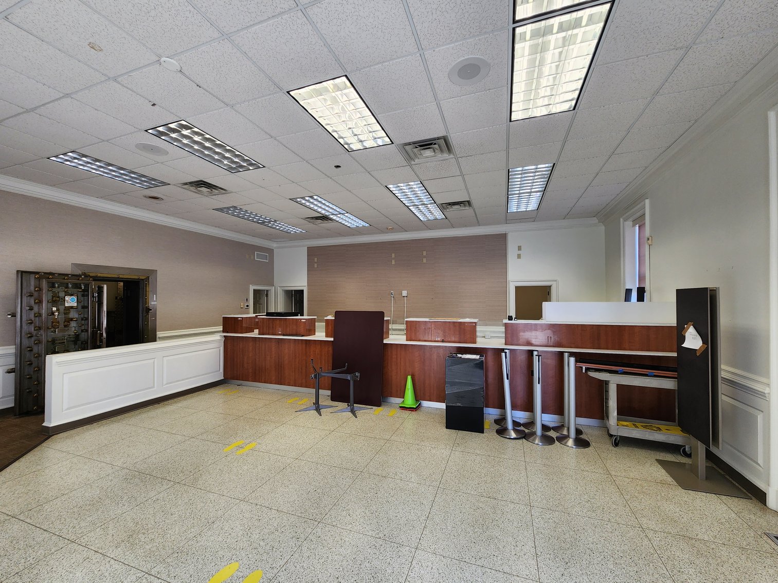 Image for Winnsboro, SC: 10,164±SF Footprint Former Bank Branch on 1± Acre at 101 N Congress St. (Fairfield County)