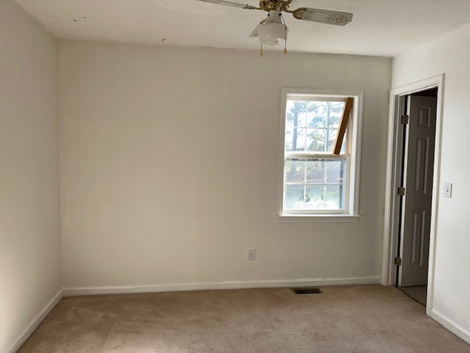 Image for 220 Farmview Dr., Madison, NC